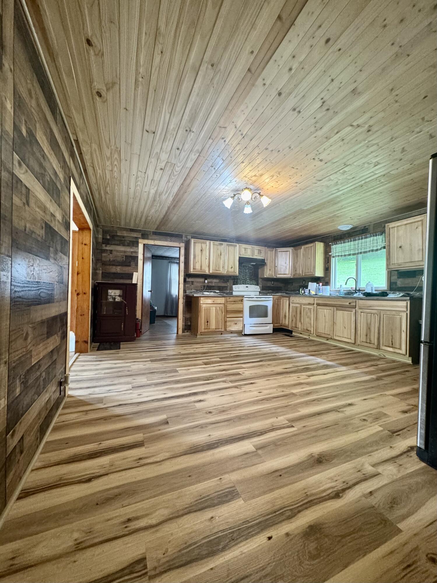 3619 Scenic Hwy