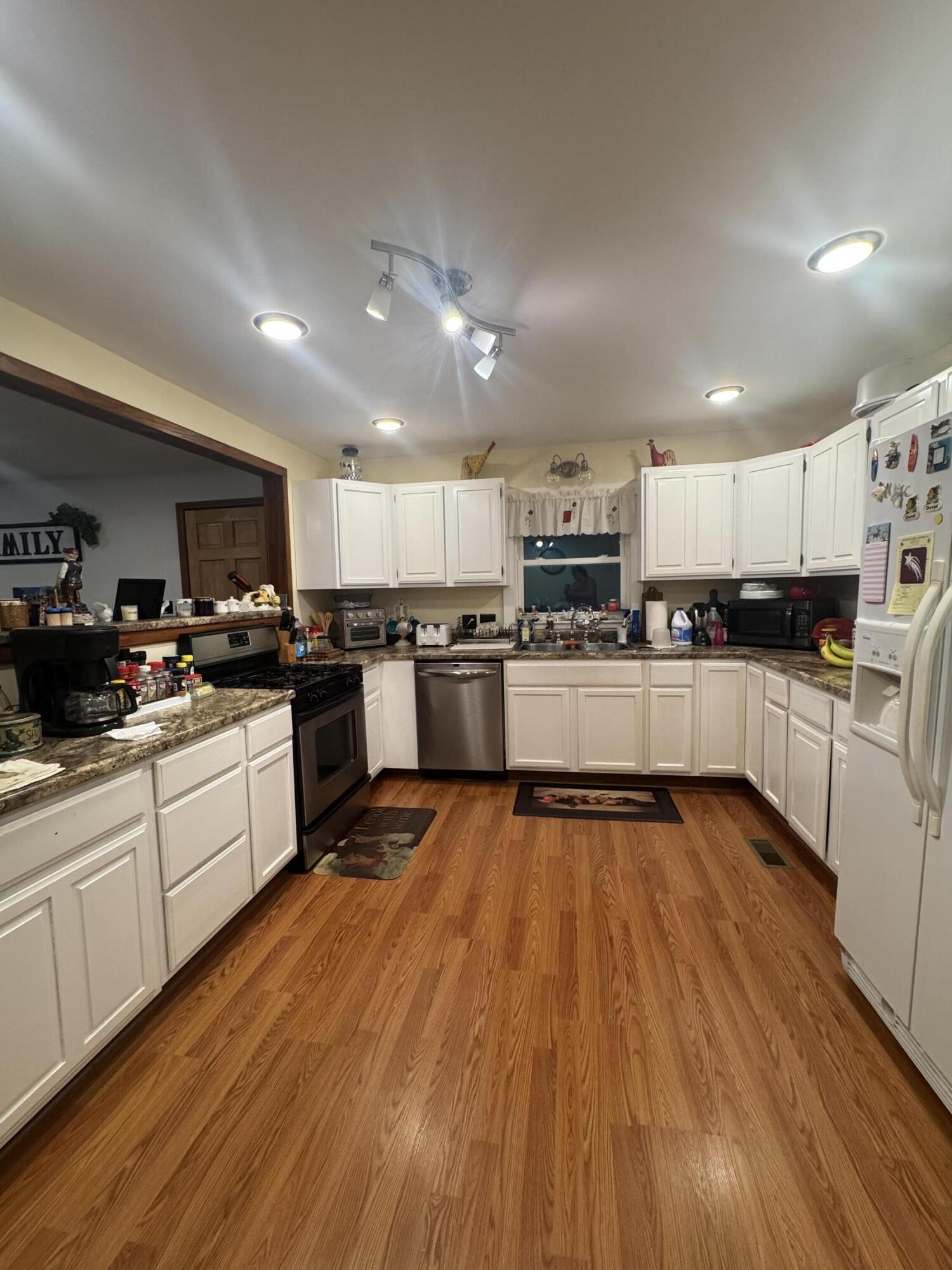 12392 W Webster