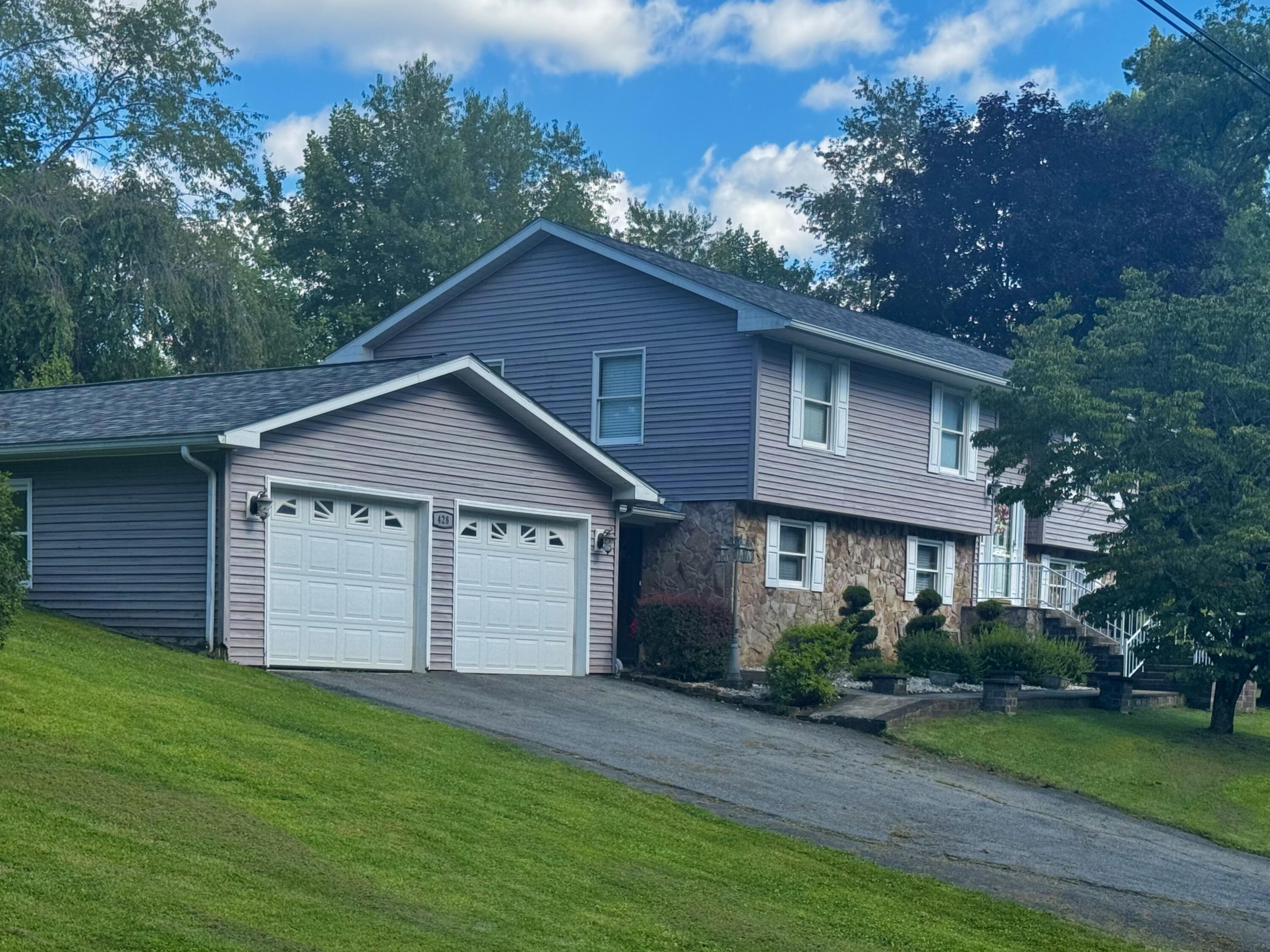 428 Ashley Ln