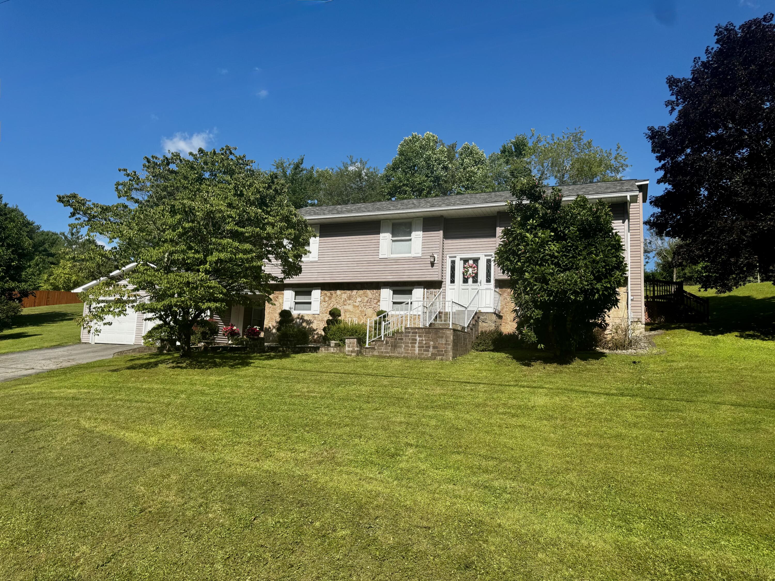 428 Ashley Ln