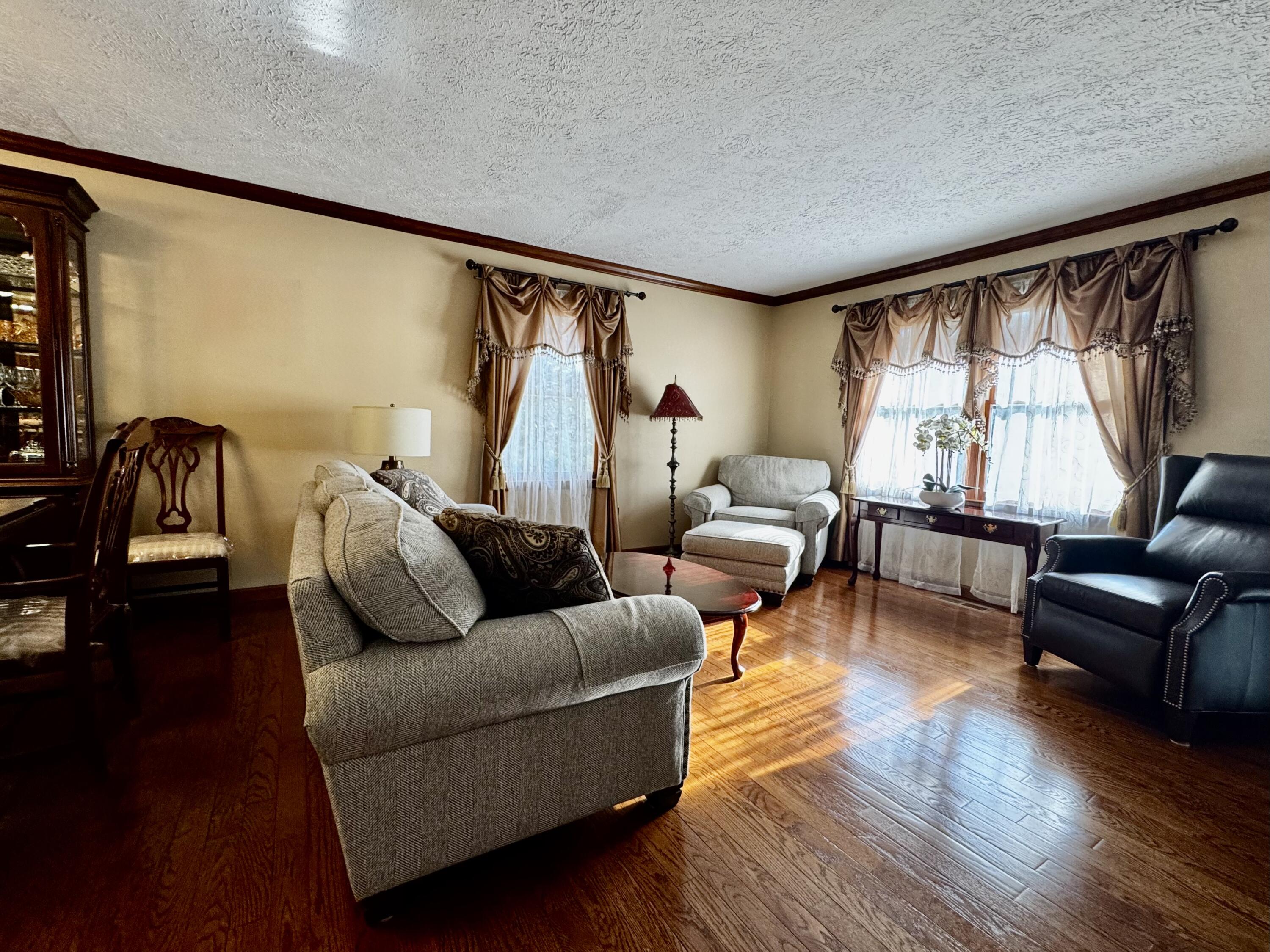 428 Ashley Ln
