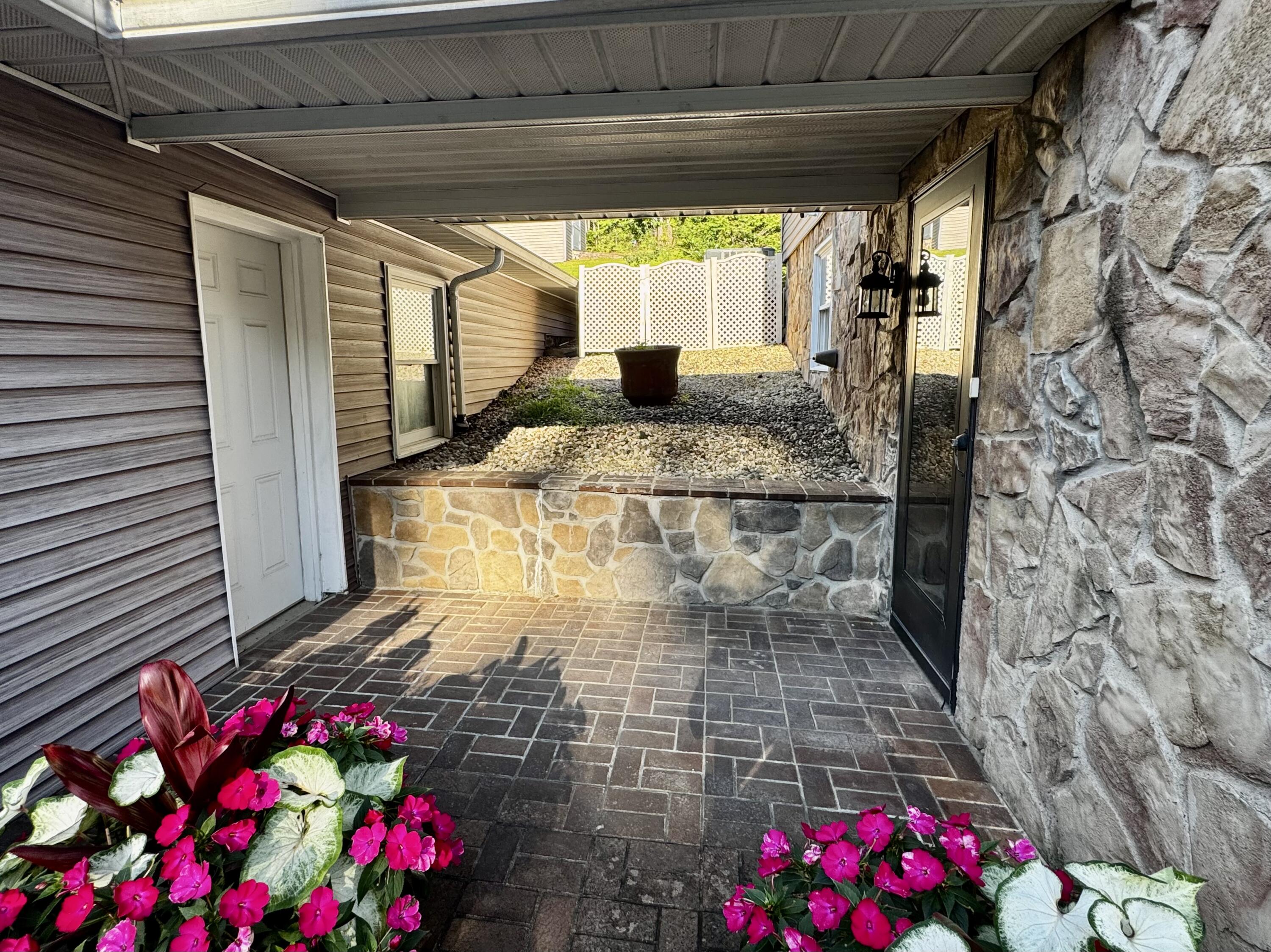 428 Ashley Ln