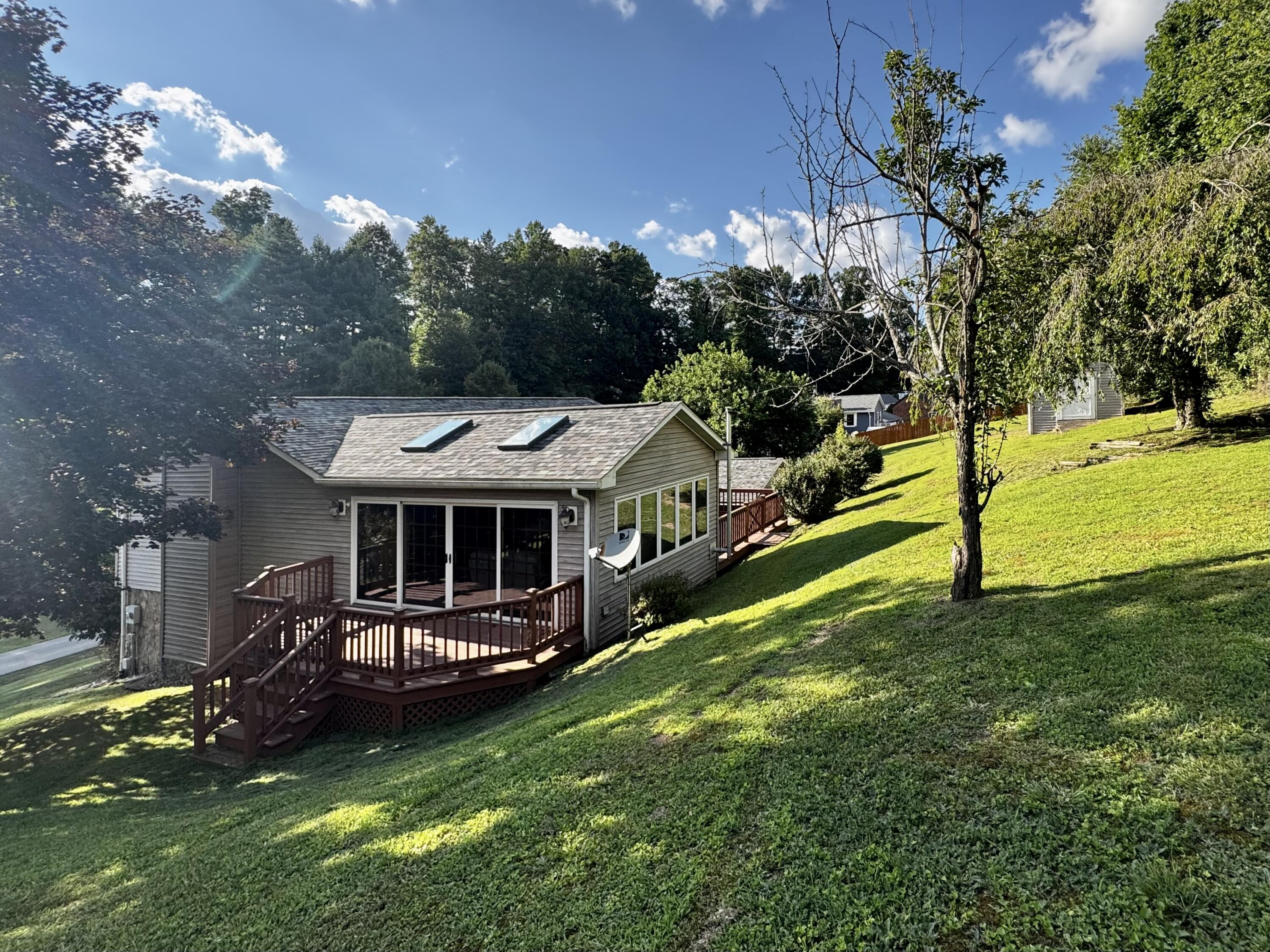 428 Ashley Ln