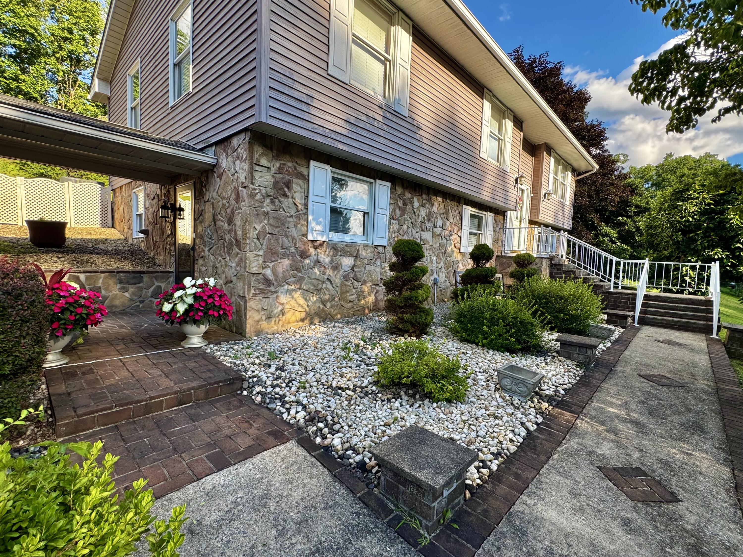 428 Ashley Ln