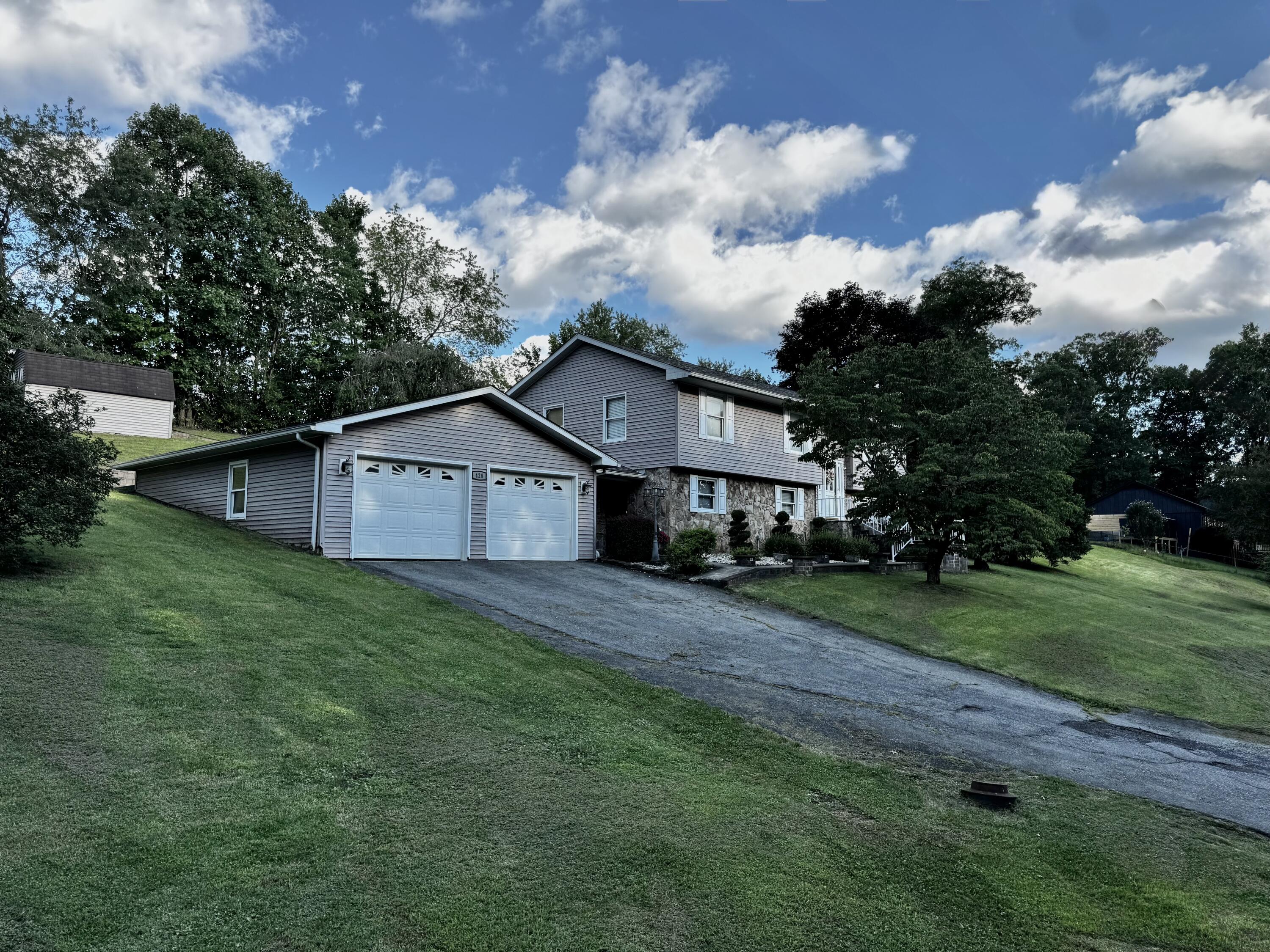 428 Ashley Ln