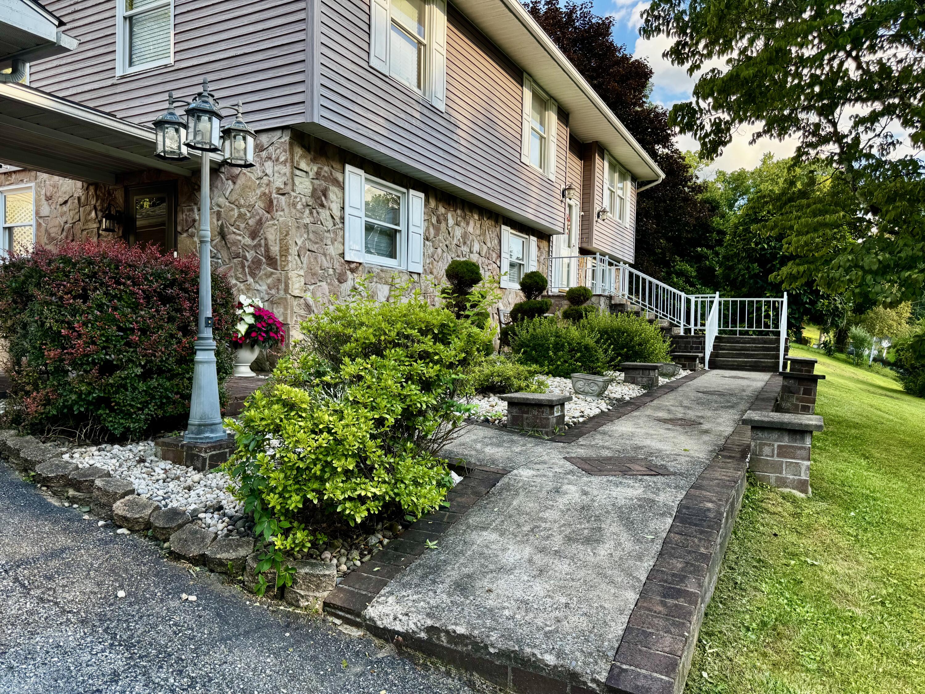 428 Ashley Ln