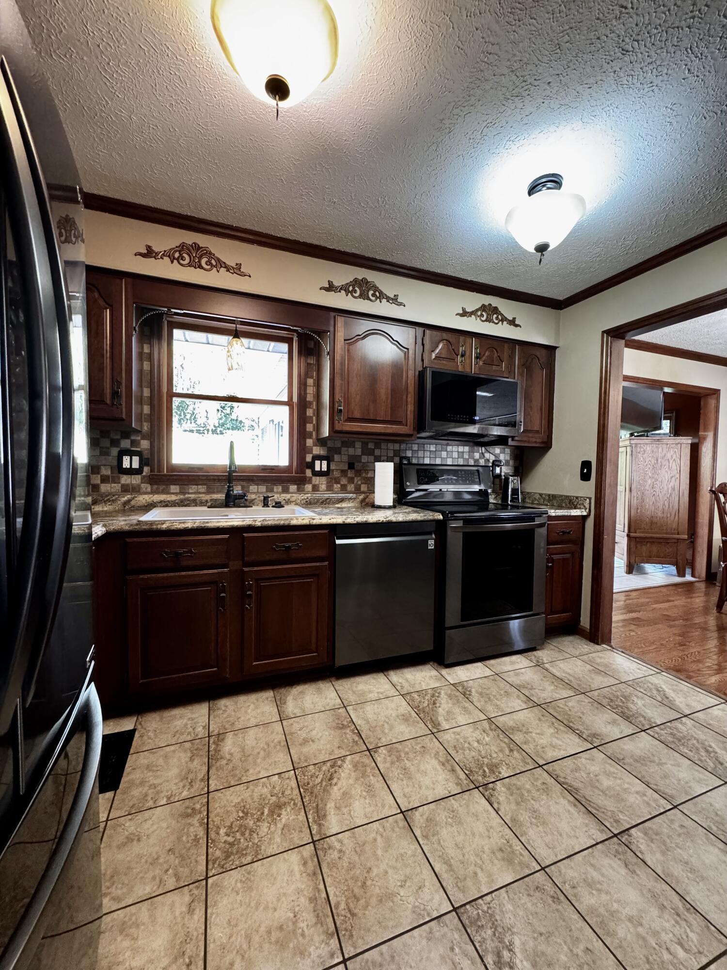 428 Ashley Ln