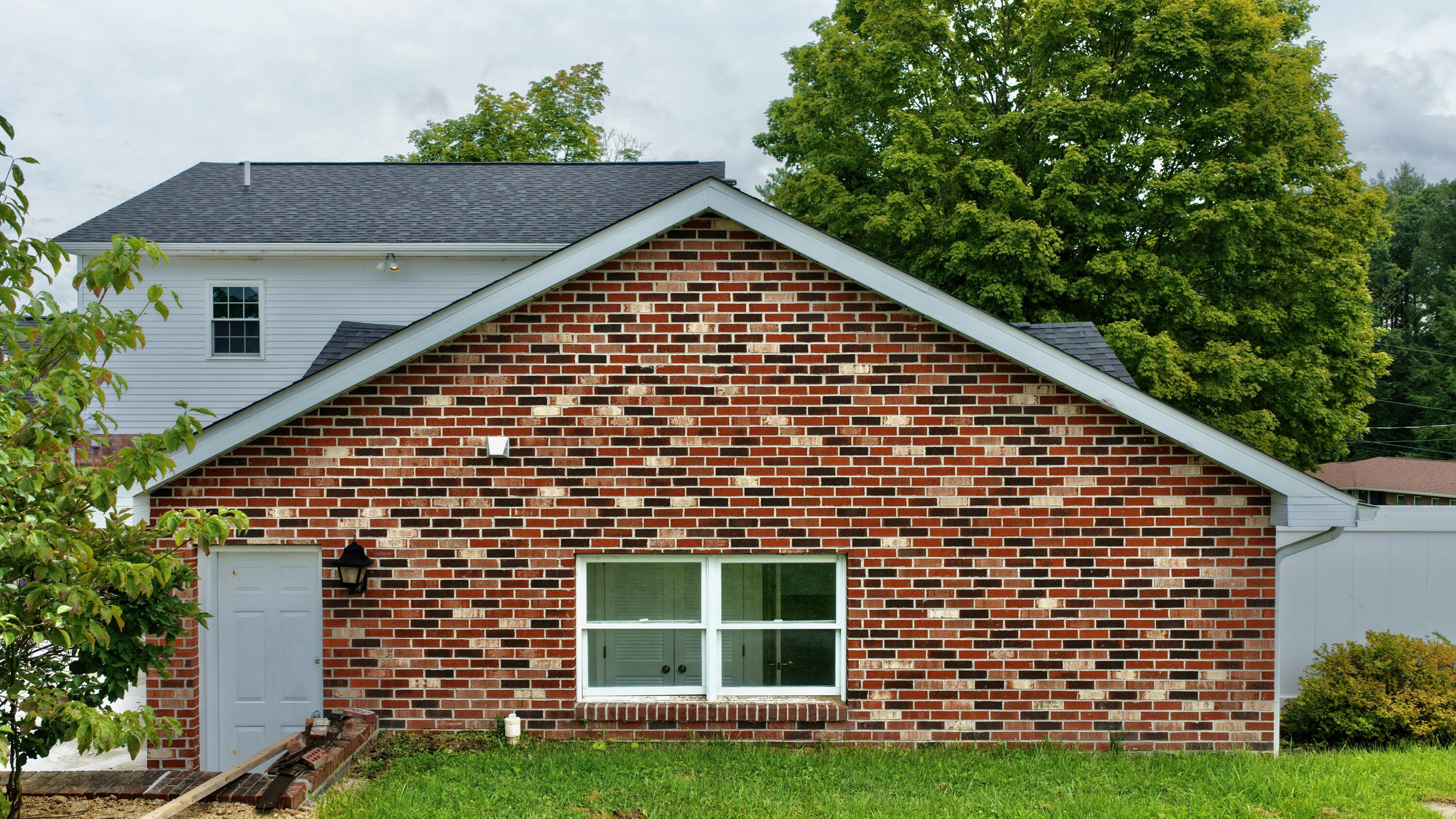 322 Nelson Ave