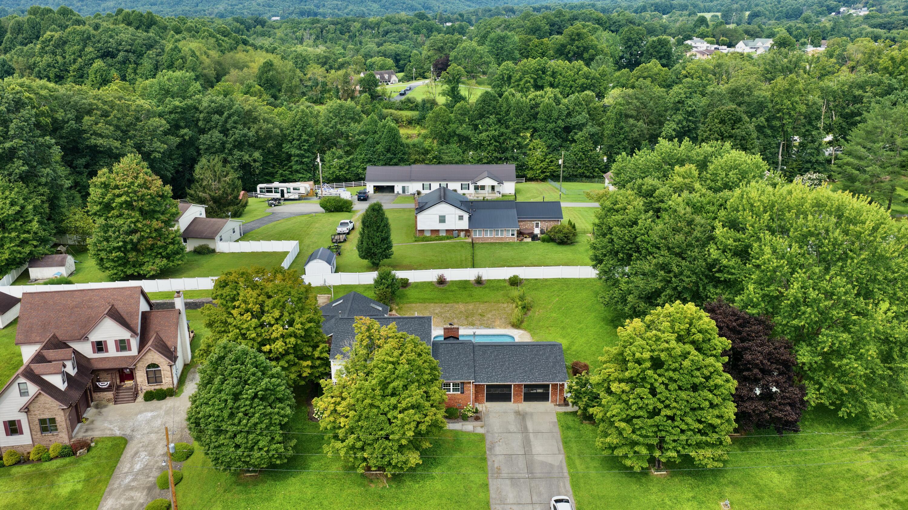 322 Nelson Ave