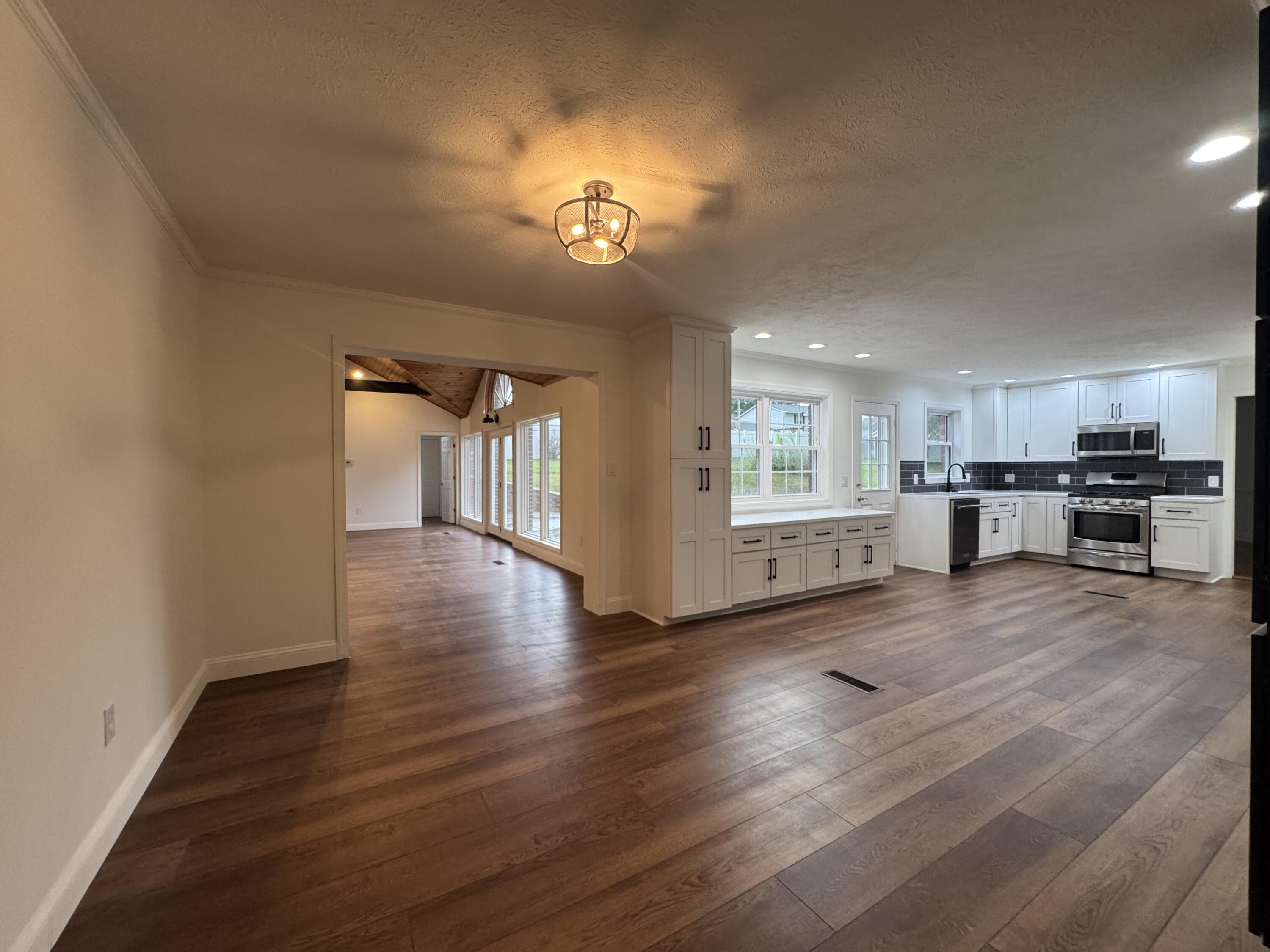 322 Nelson Ave