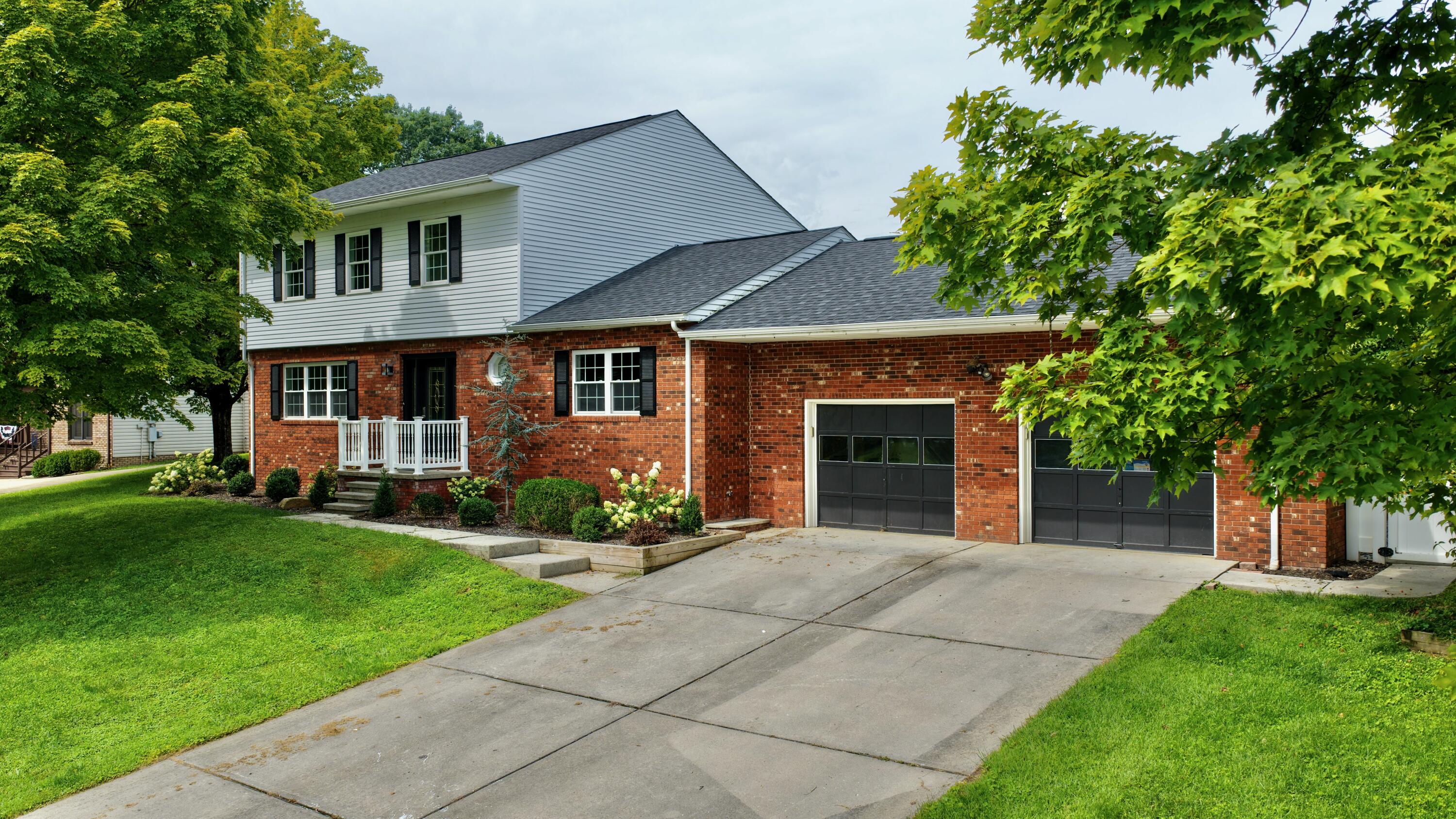 322 Nelson Ave