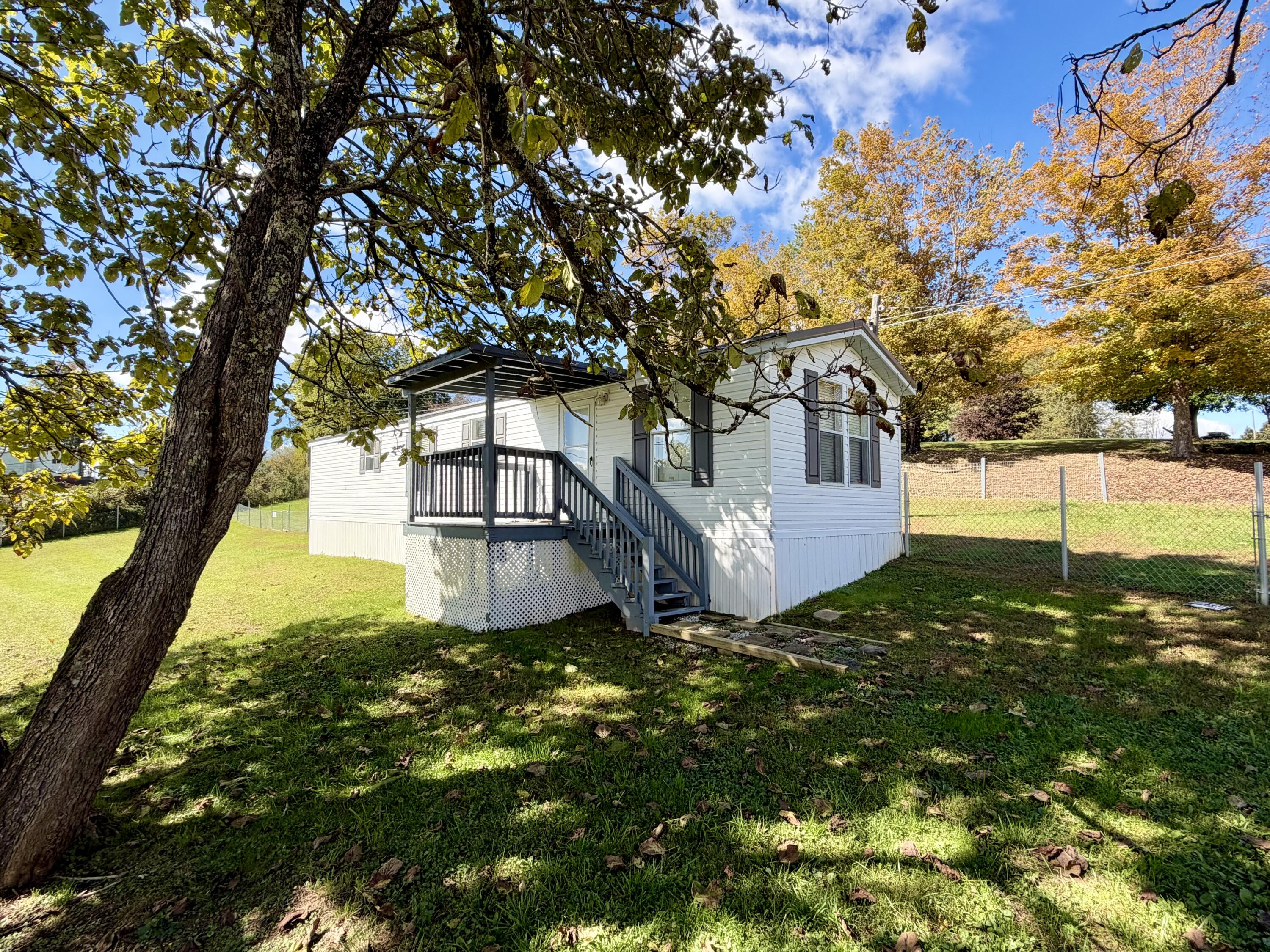 366 Maple Inn