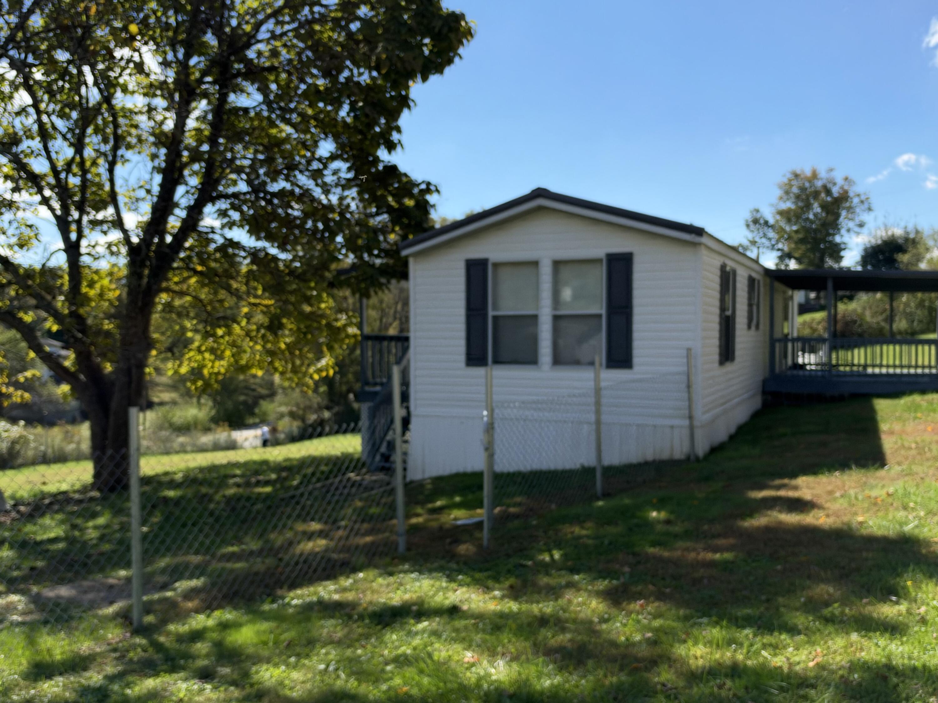 366 Maple Inn