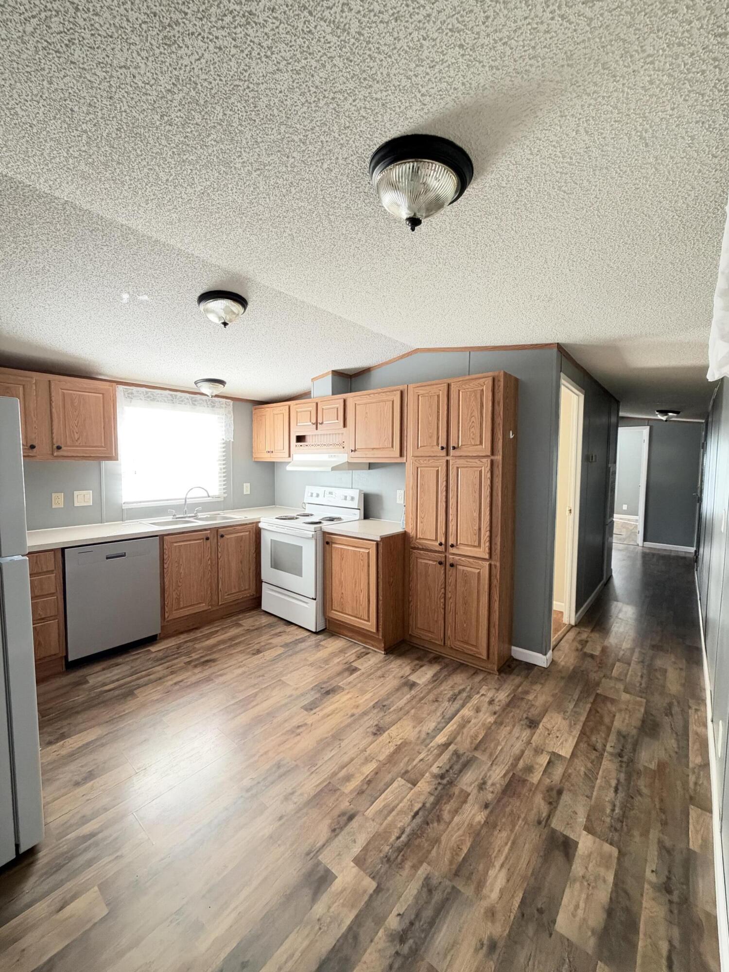 366 Maple Inn