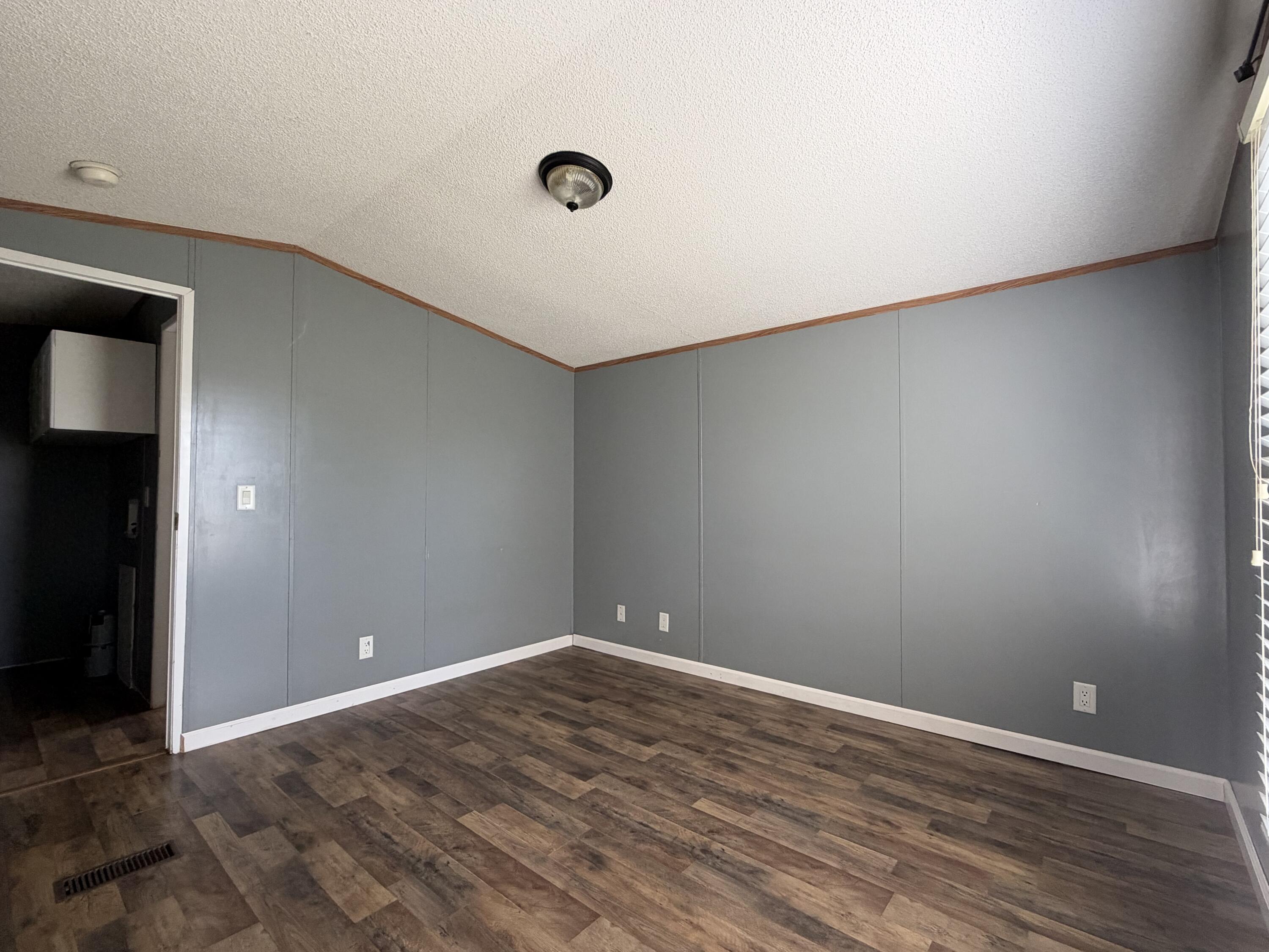 366 Maple Inn