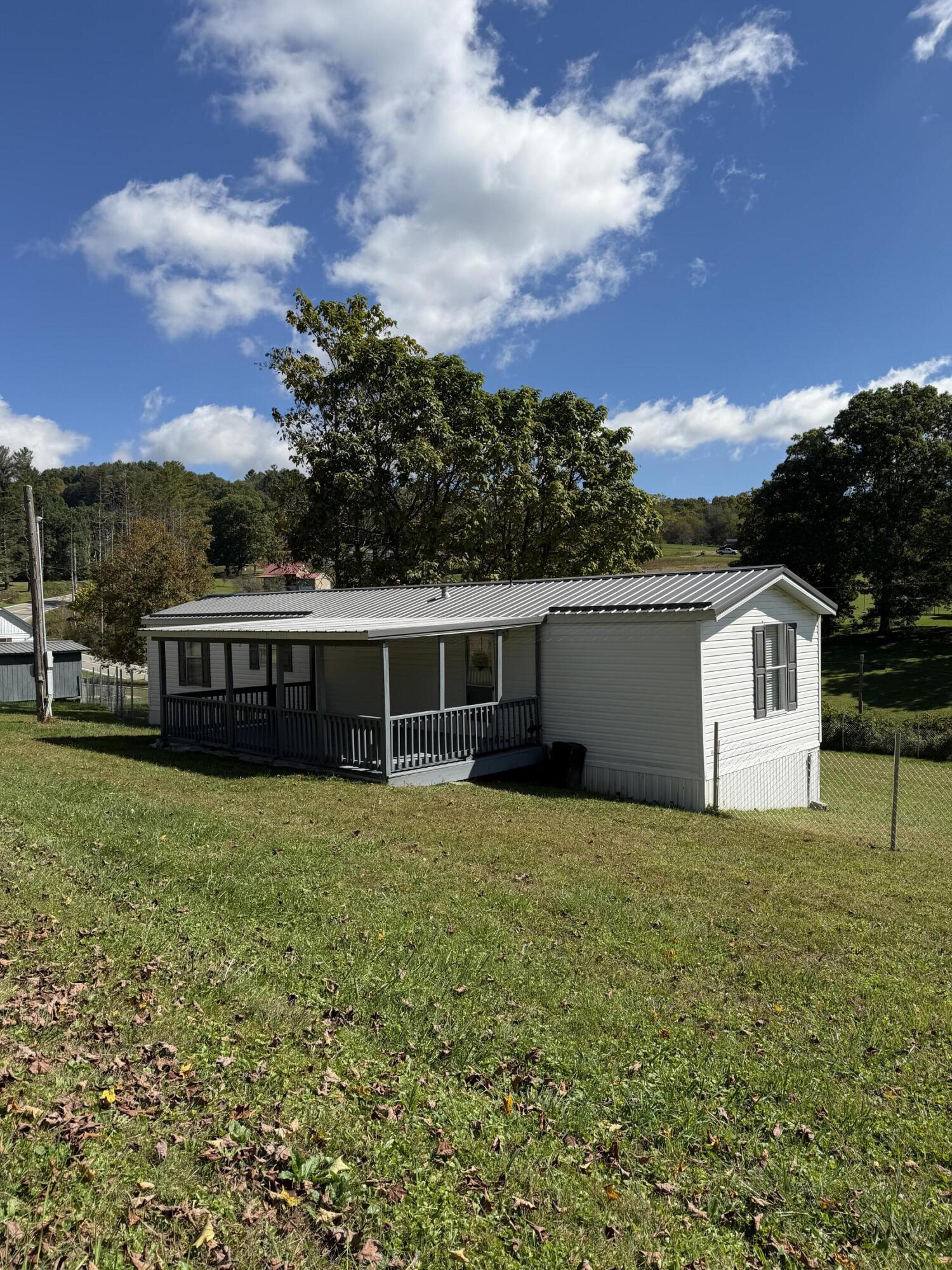 366 Maple Inn