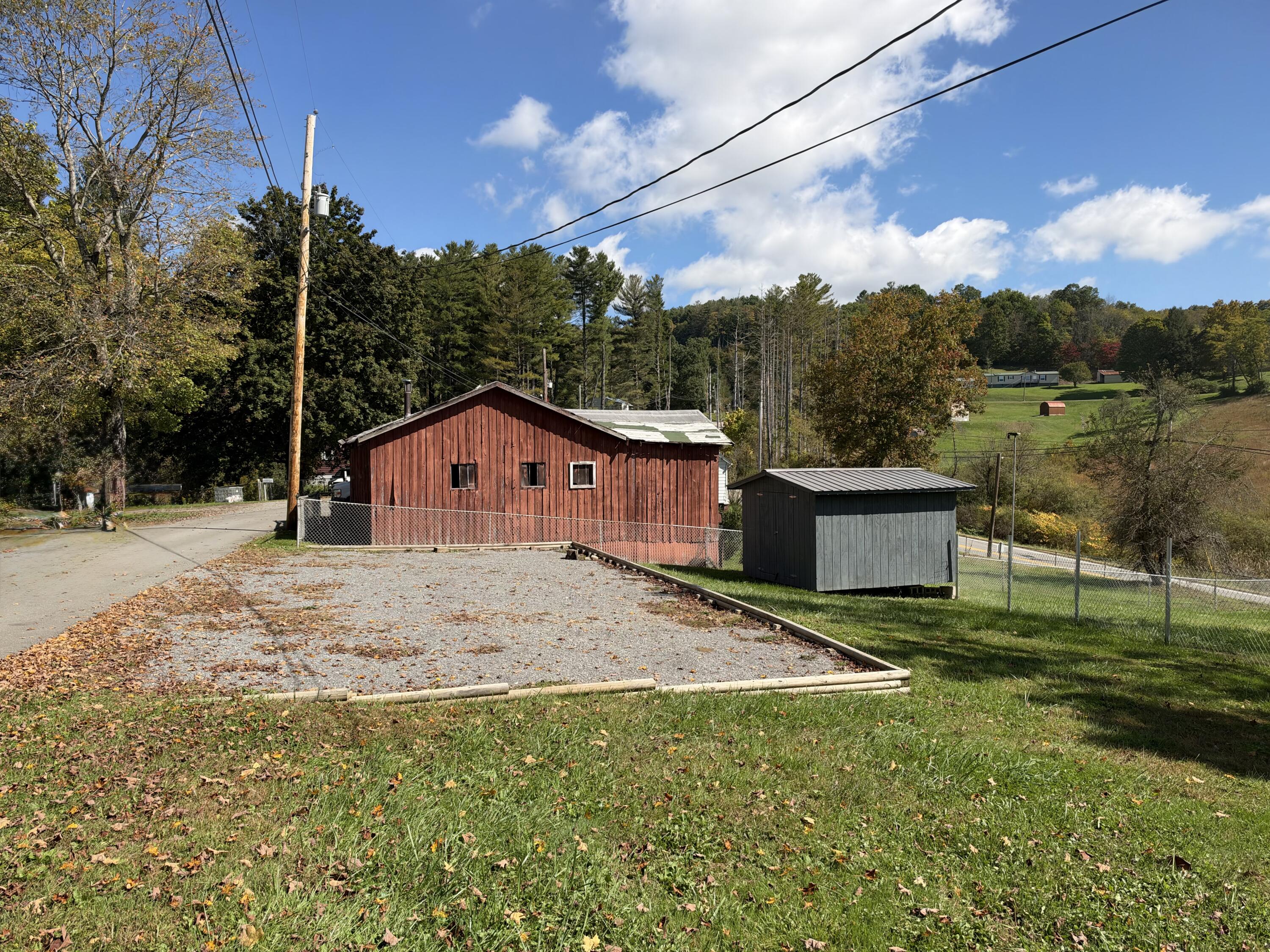 366 Maple Inn