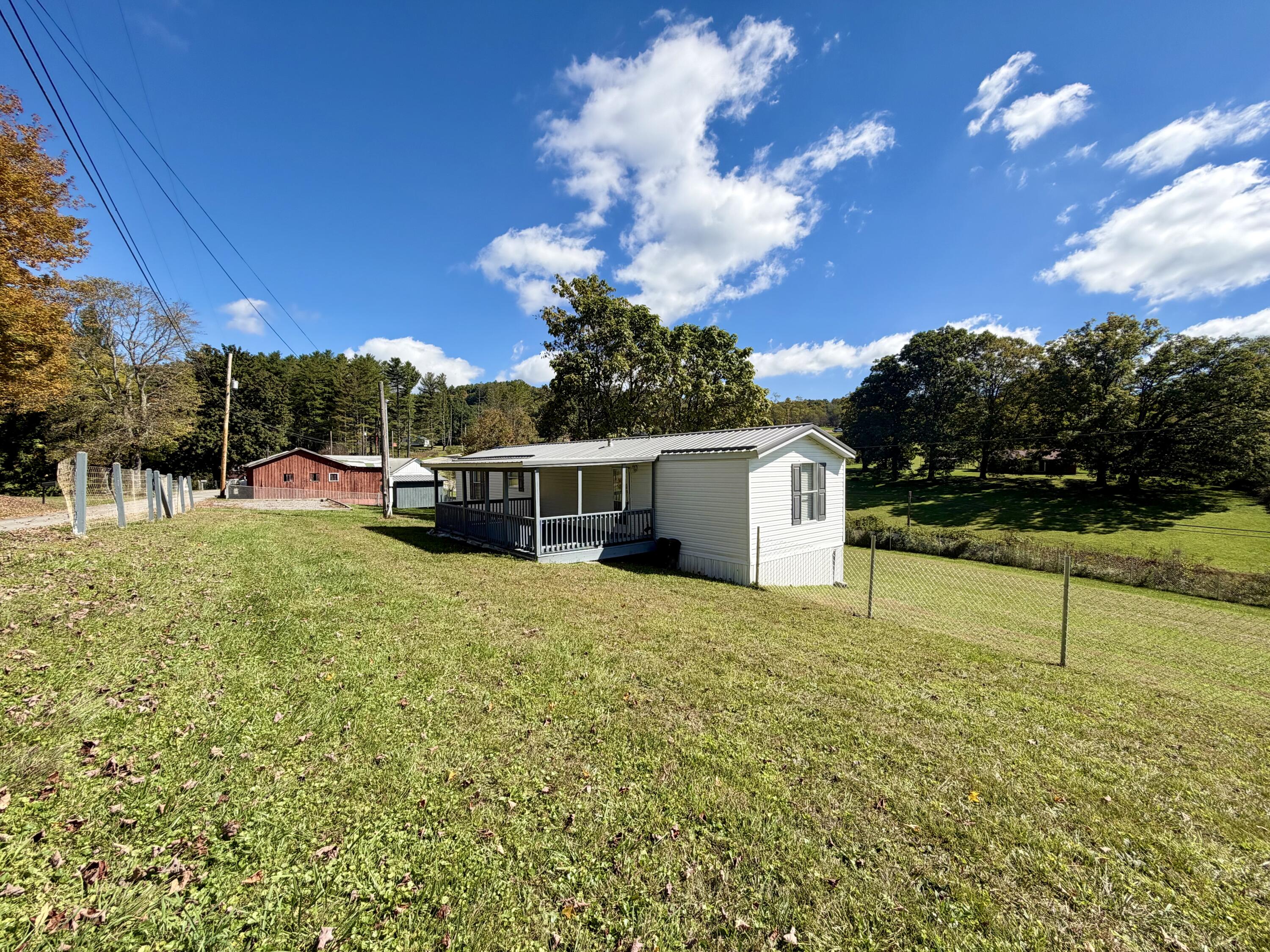 366 Maple Inn