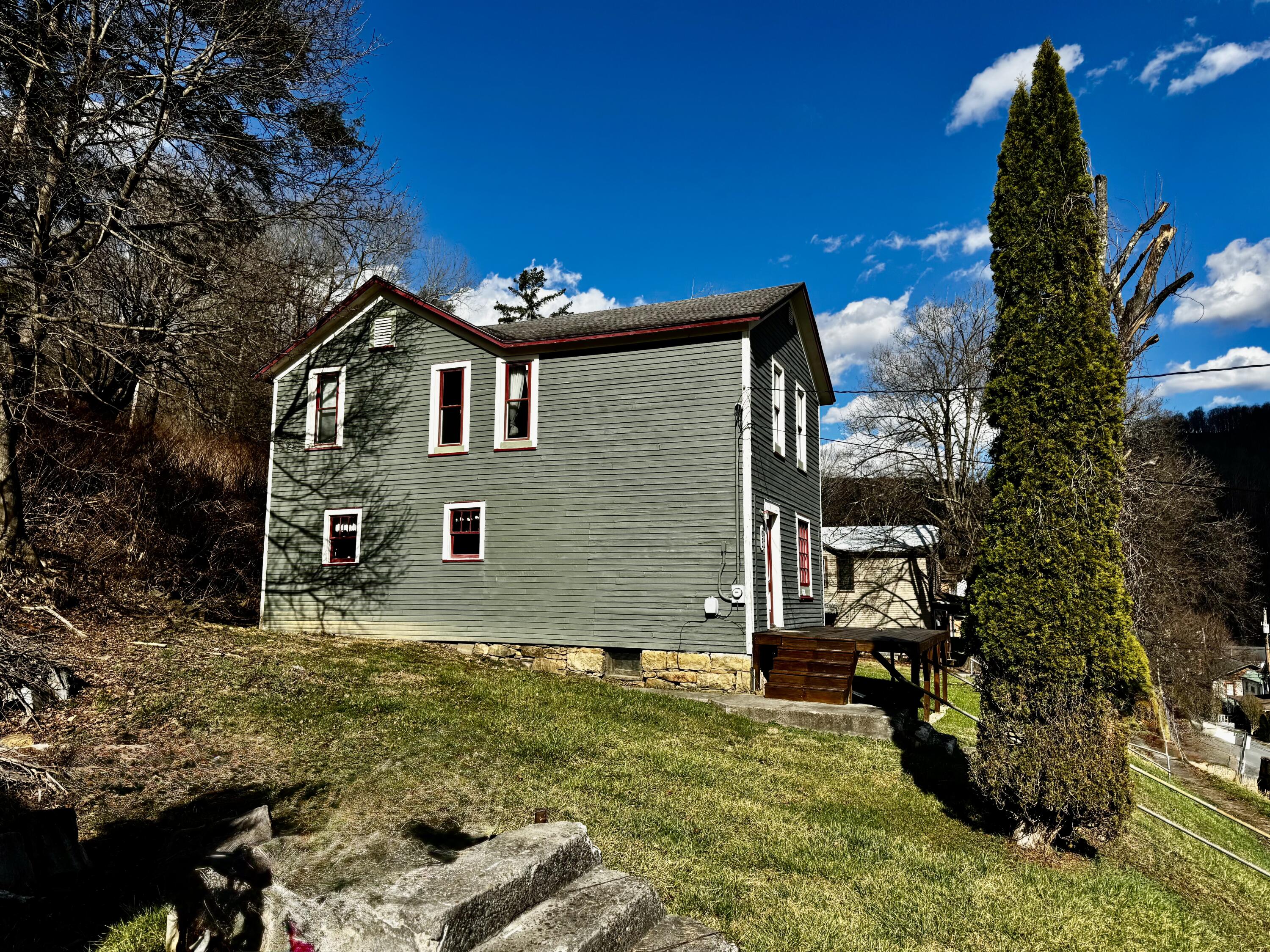 63&65 Walnut St