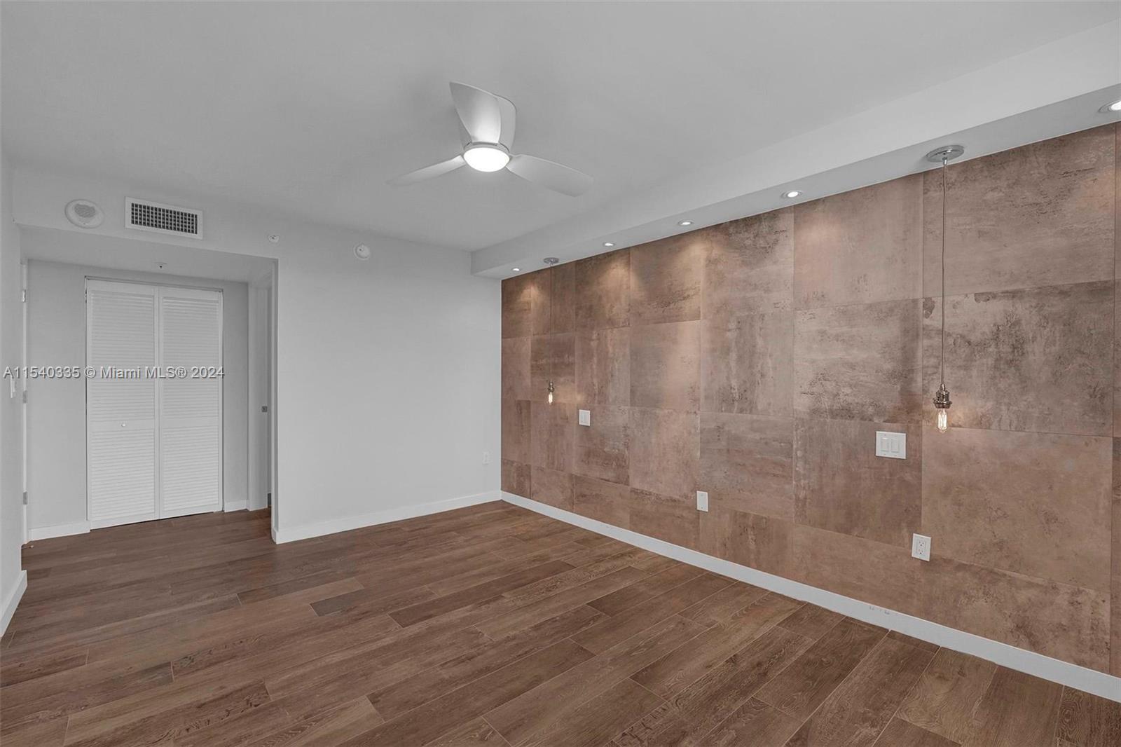1688 West Ave # 209