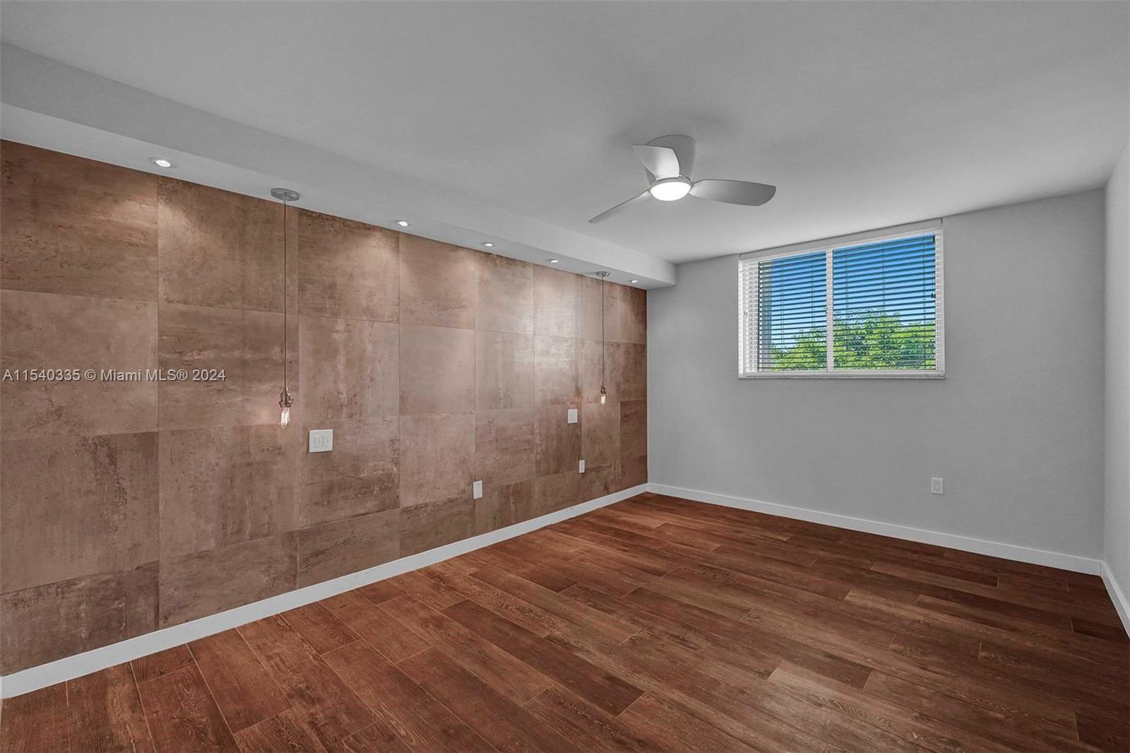 1688 West Ave # 209