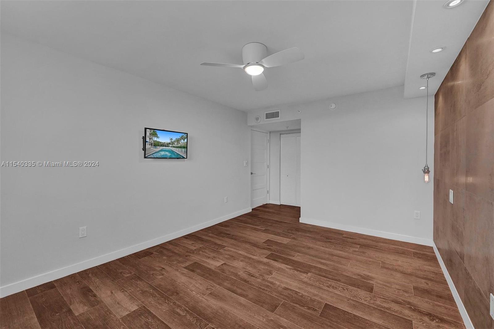 1688 West Ave # 209