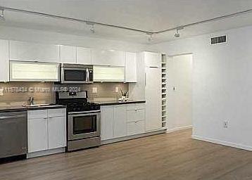 525 Meridian Ave # 302