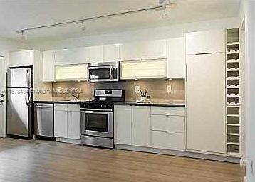 525 Meridian Ave # 302