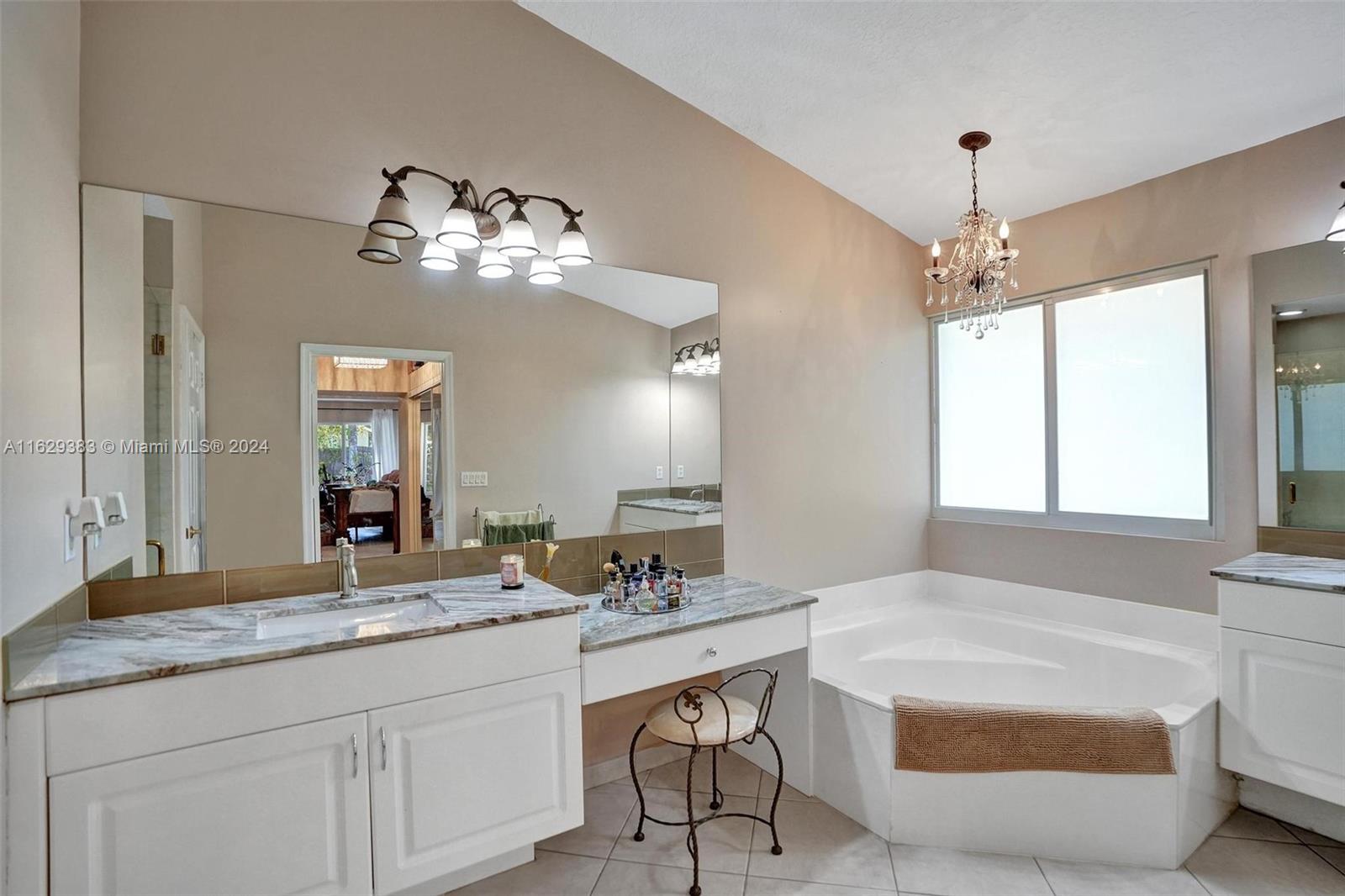 1561 SW 189th Ter