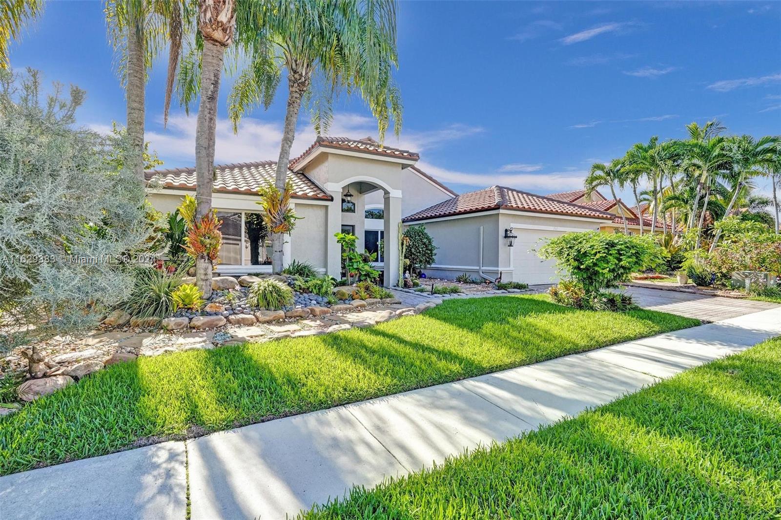 1561 SW 189th Ter