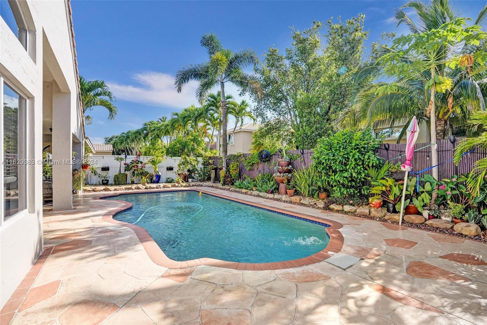 1561 SW 189th Ter