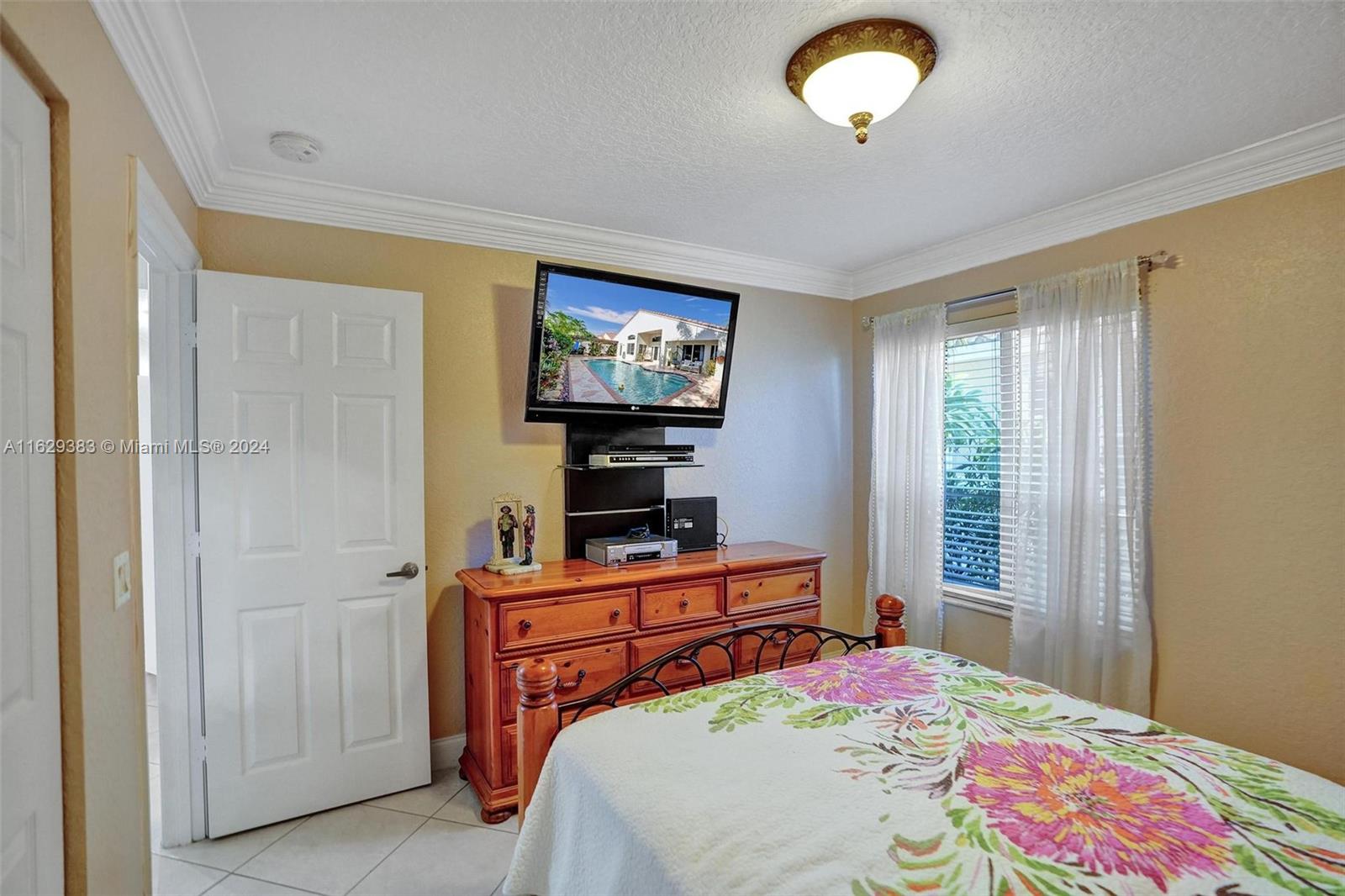 1561 SW 189th Ter