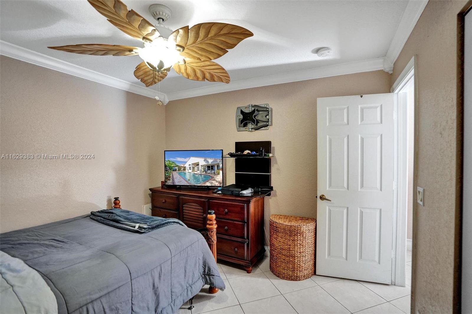 1561 SW 189th Ter