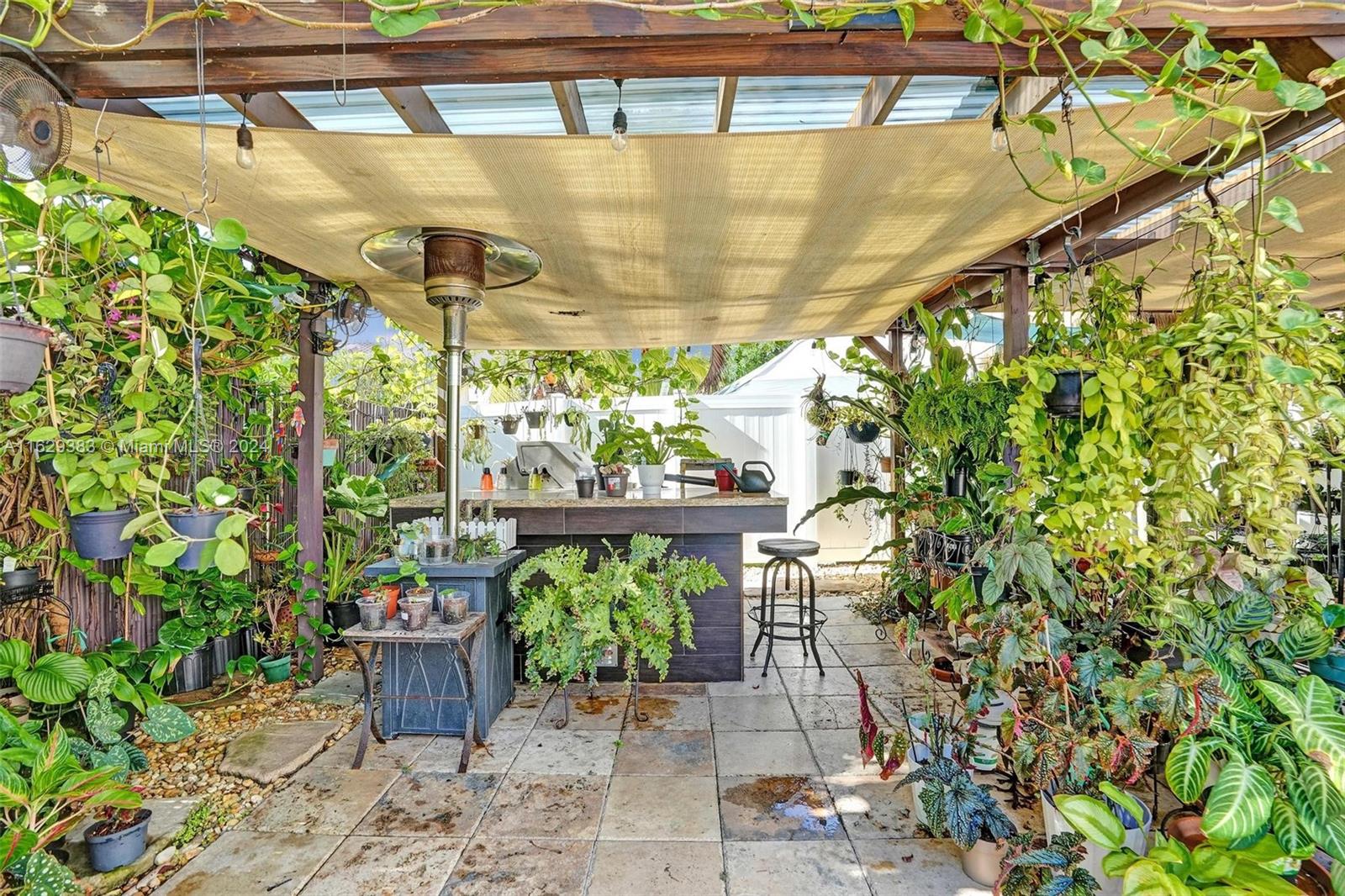 1561 SW 189th Ter