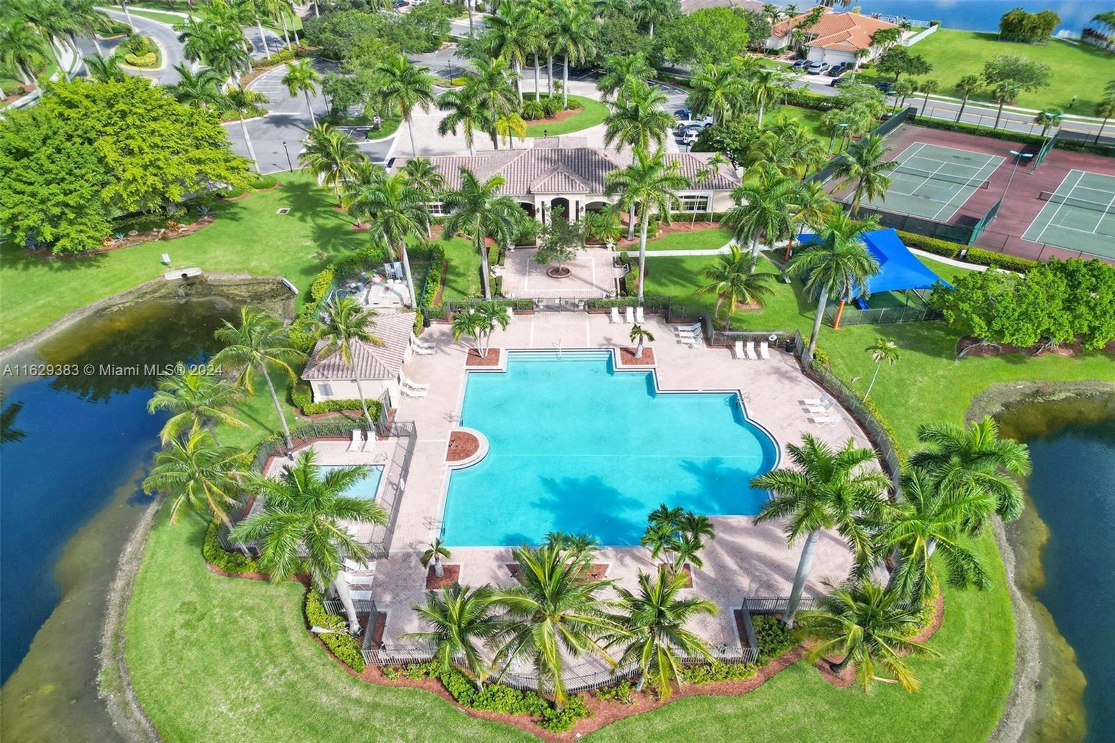 1561 SW 189th Ter