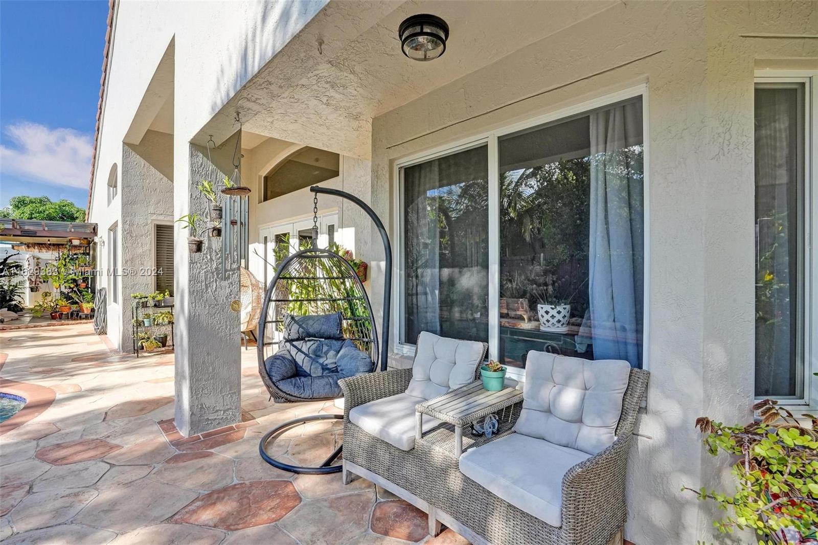 1561 SW 189th Ter