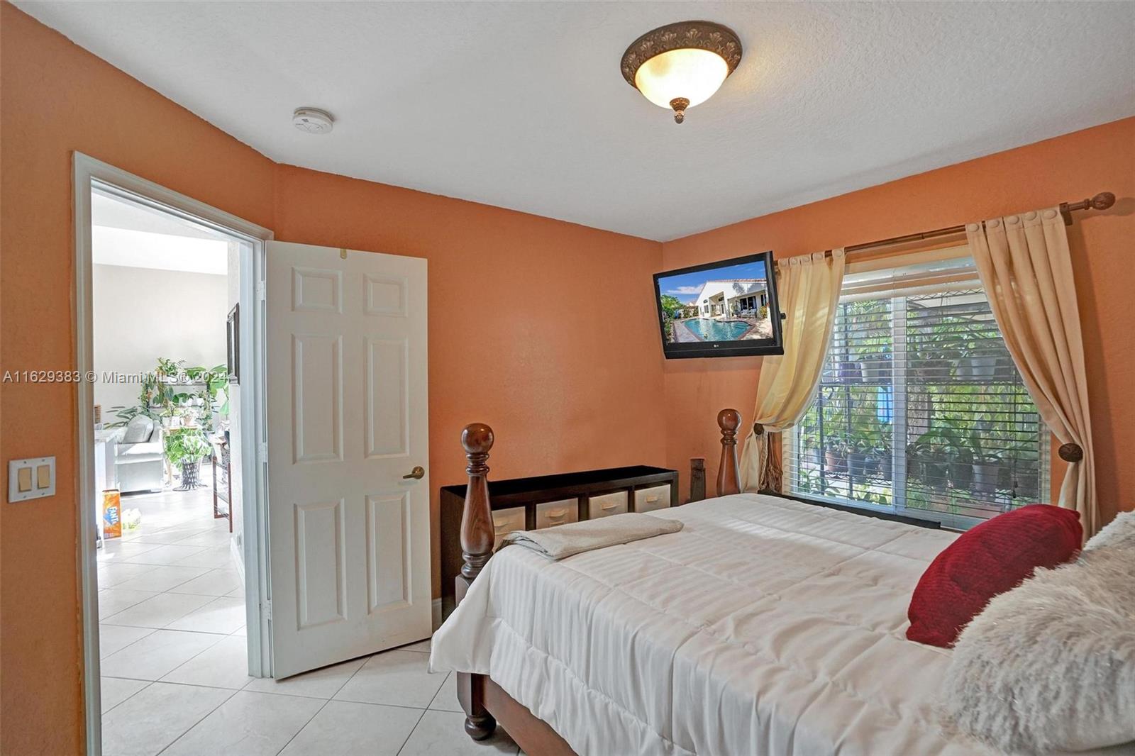 1561 SW 189th Ter