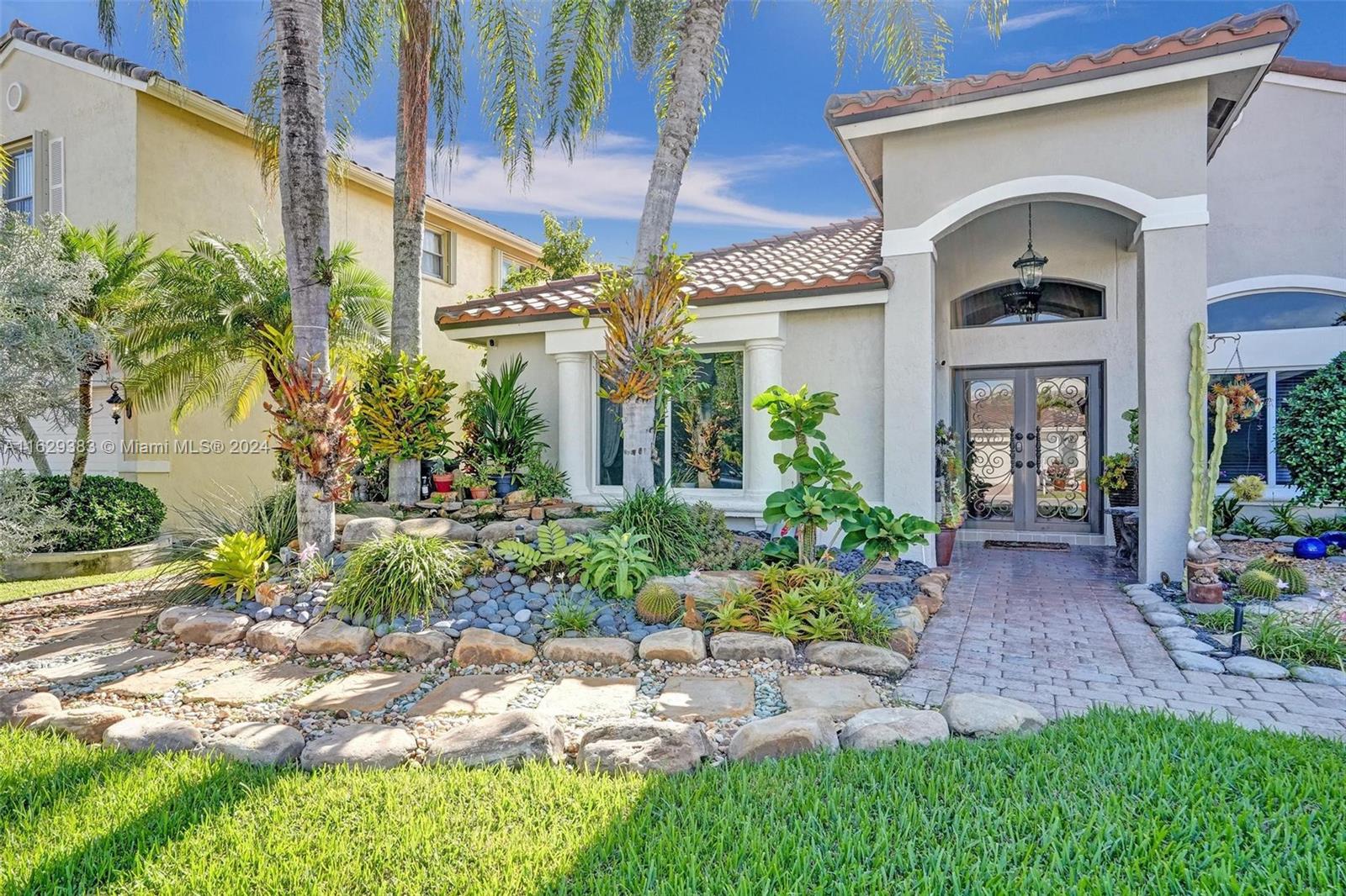 1561 SW 189th Ter