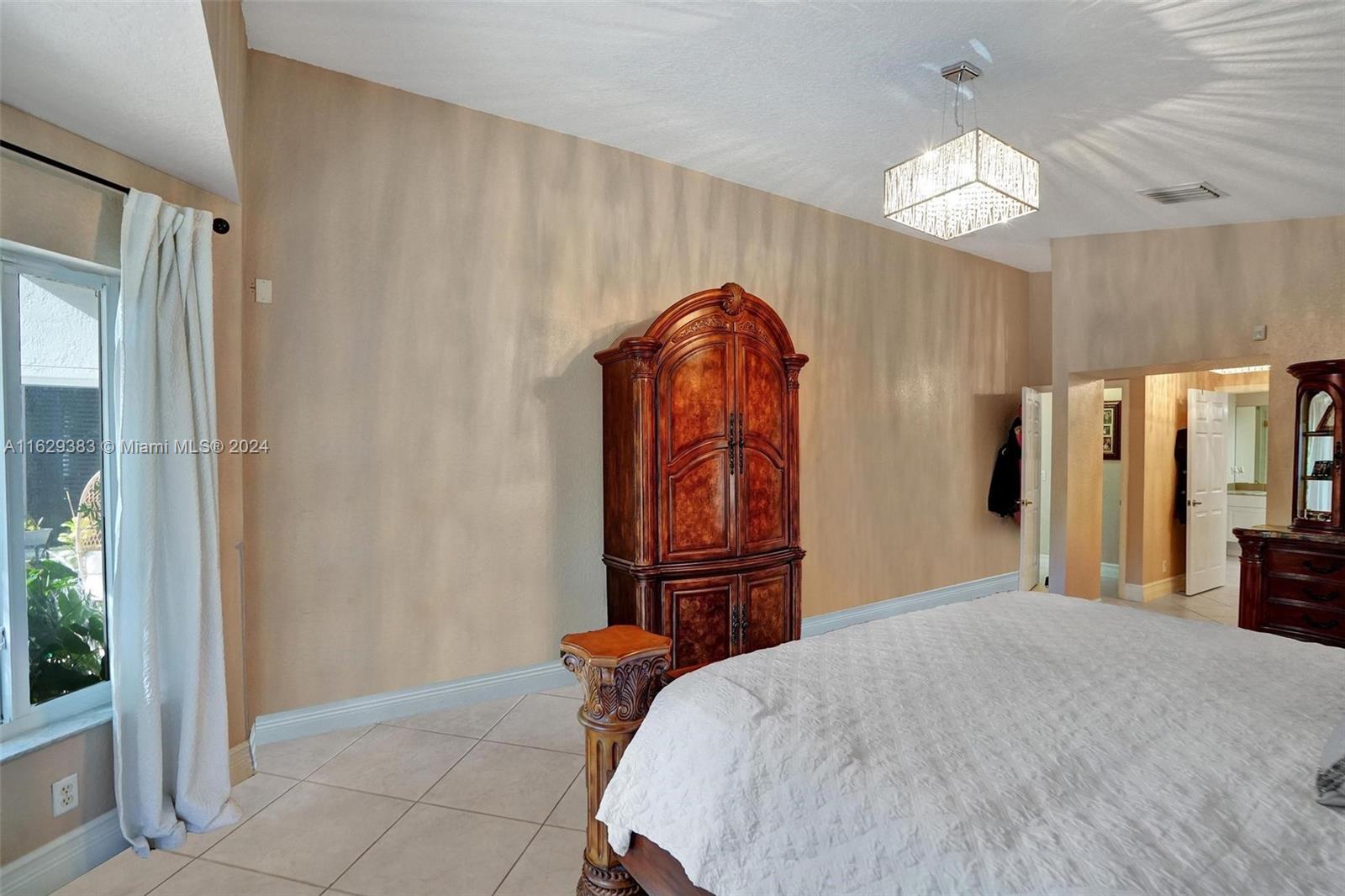 1561 SW 189th Ter