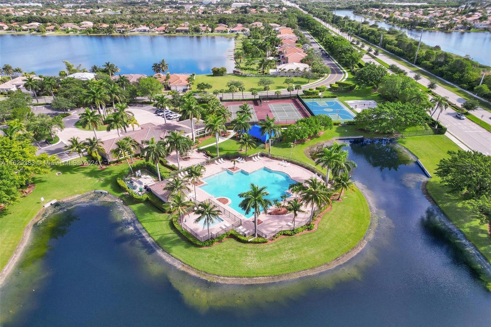 1561 SW 189th Ter