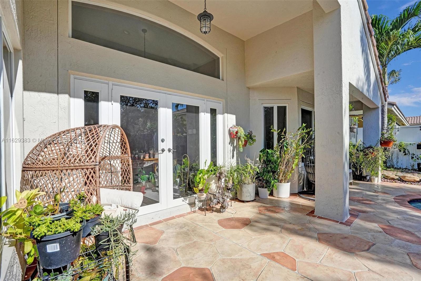 1561 SW 189th Ter