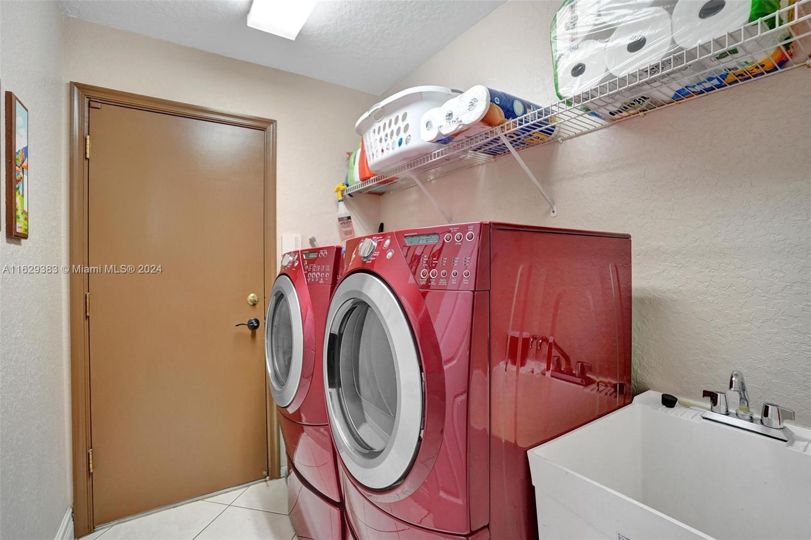 1561 SW 189th Ter
