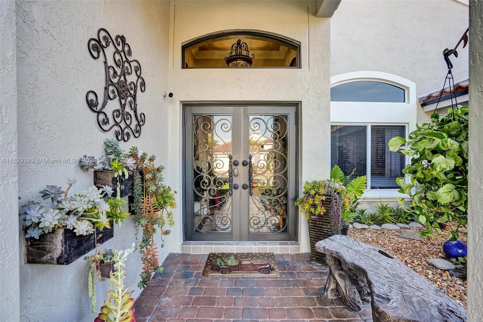 1561 SW 189th Ter