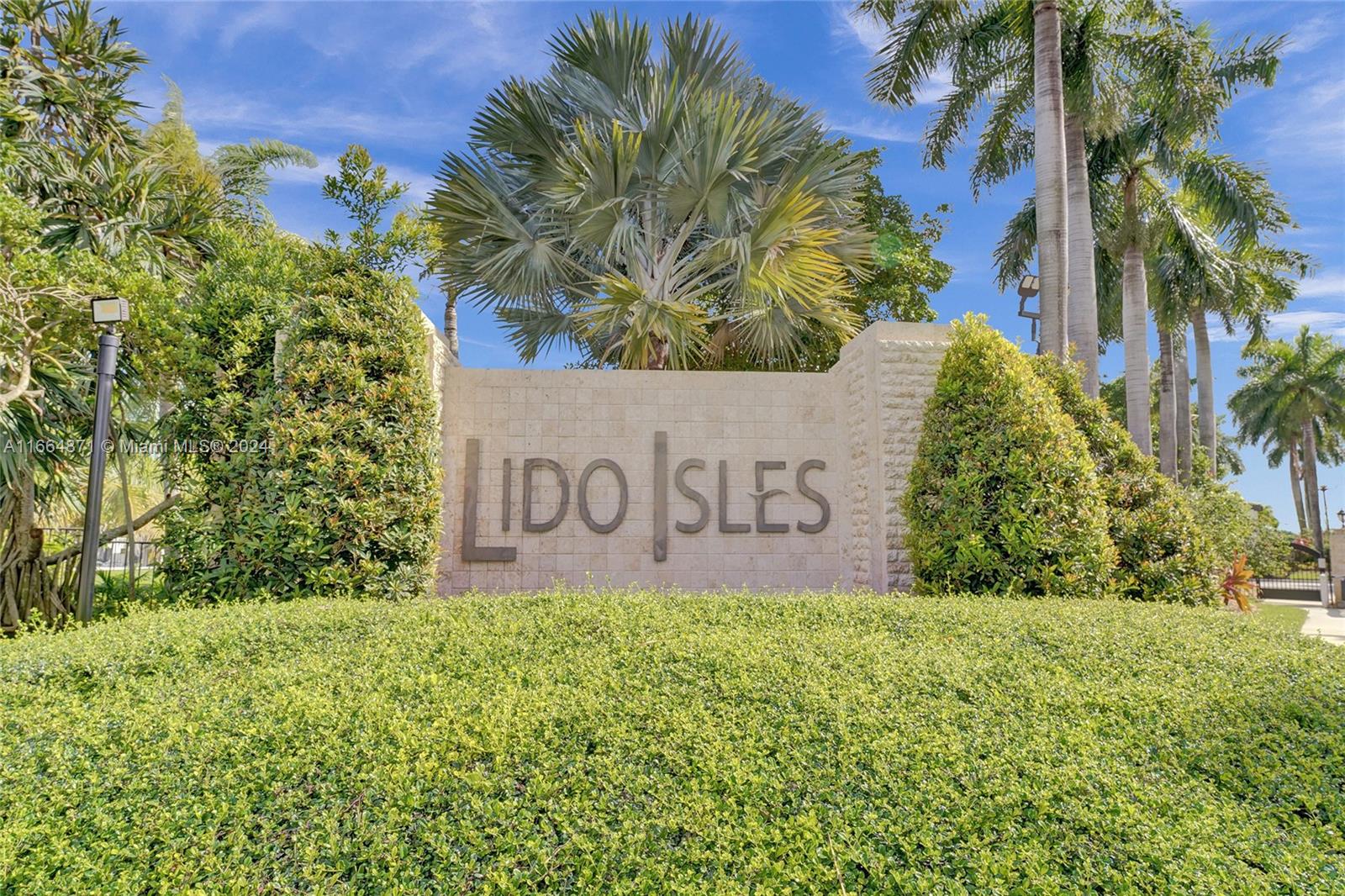 1520 SW 171st Ter