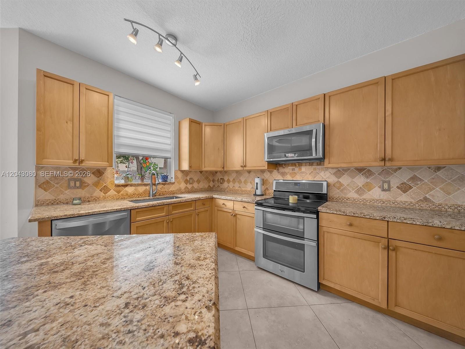 4907 SW 166th Ave