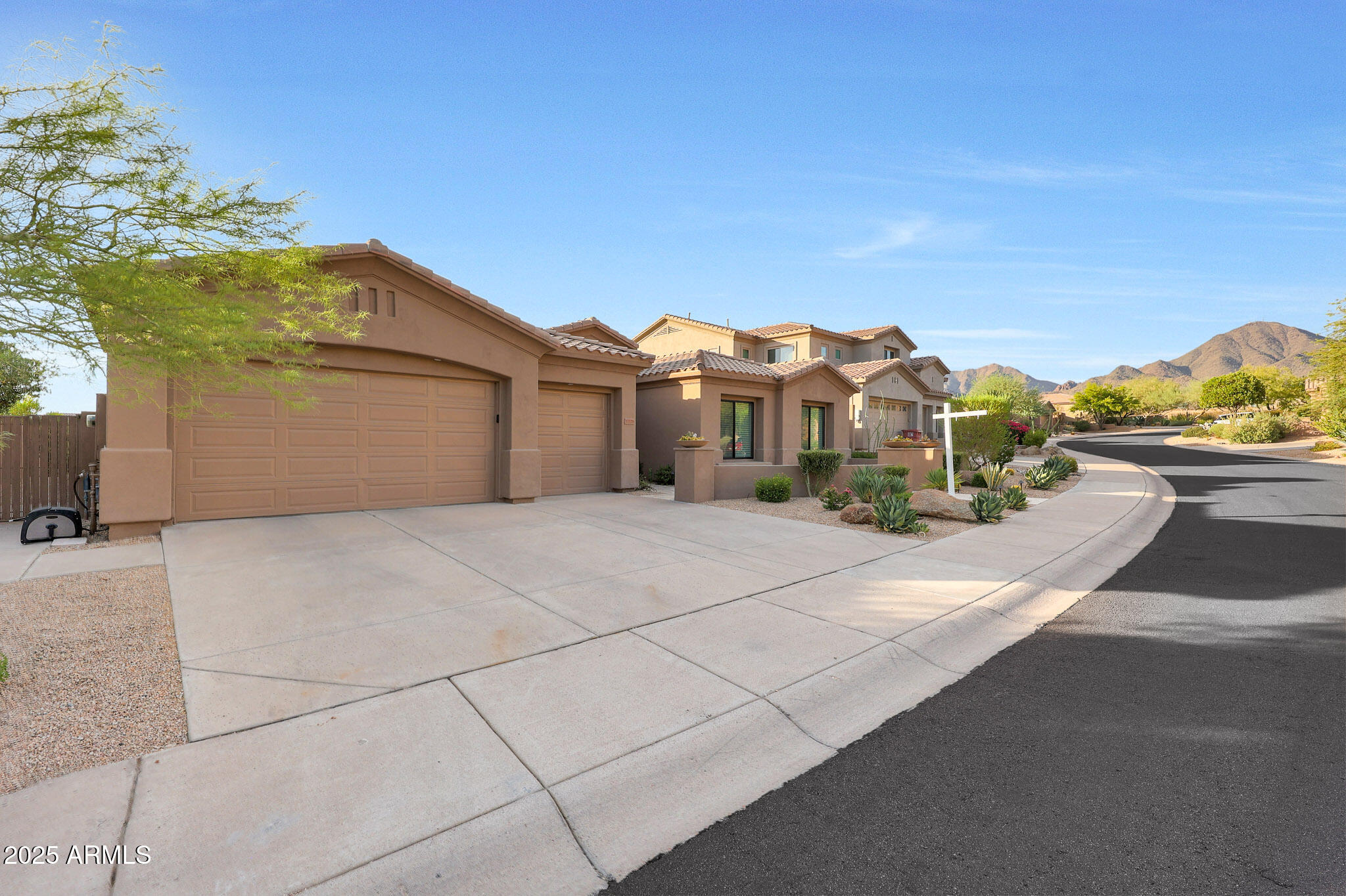 10826 E PALM RIDGE Drive
