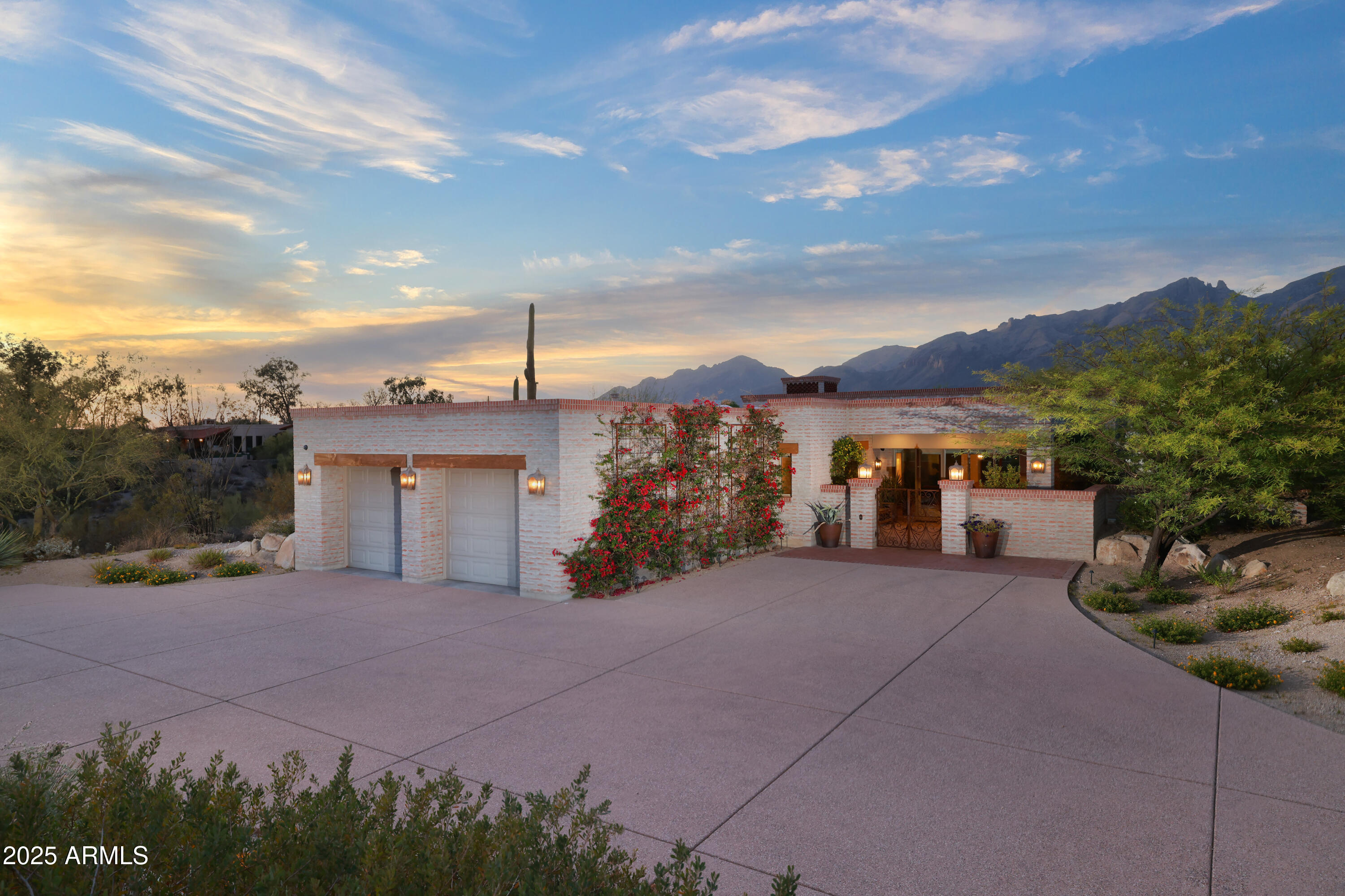 4915 N Via De La Granja