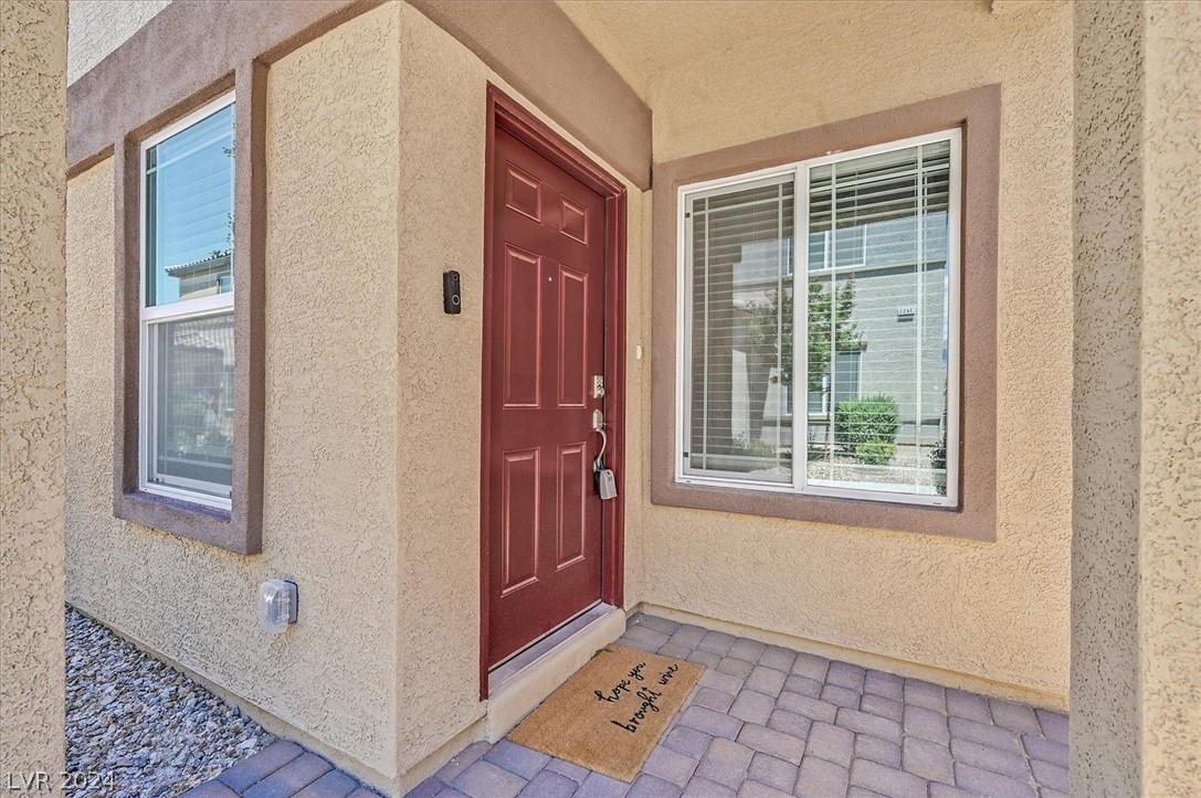 7446 Sunray Point Street