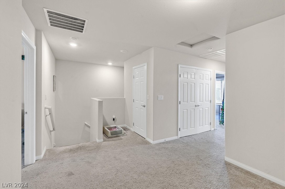 7446 Sunray Point Street