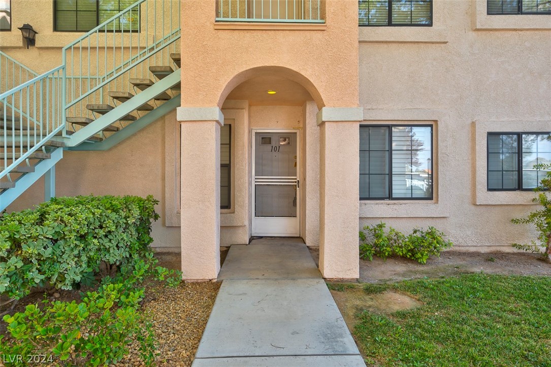 4861 South Torrey Pines Drive 101